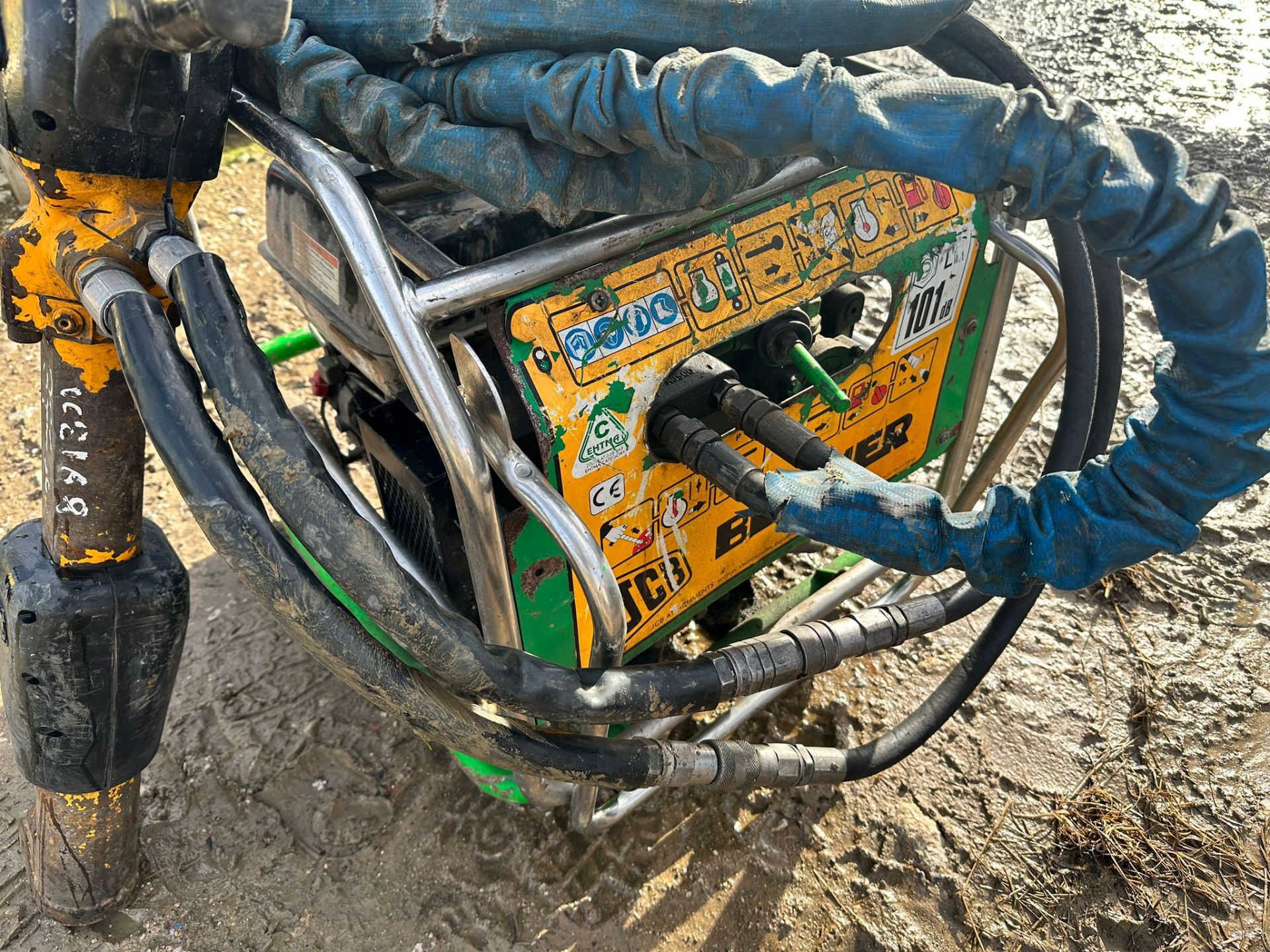 JCB BEAVER HYDRAULIC POWER PACK WITH HOSES AND BREAKER *PLUS VAT* - Image 4 of 8