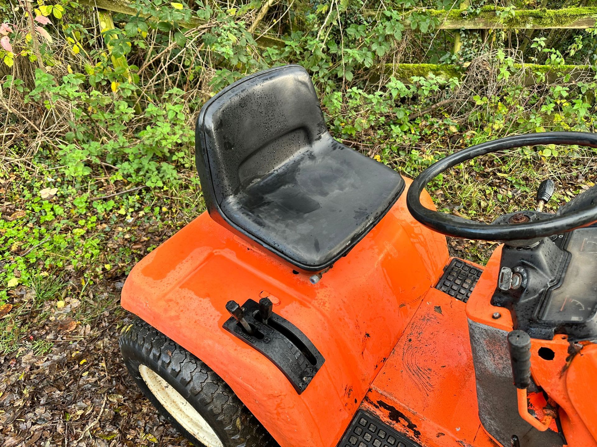 KUBOTA DIESEL RIDE ON TRACTOR MOWER *PLUS VAT* - Image 6 of 9