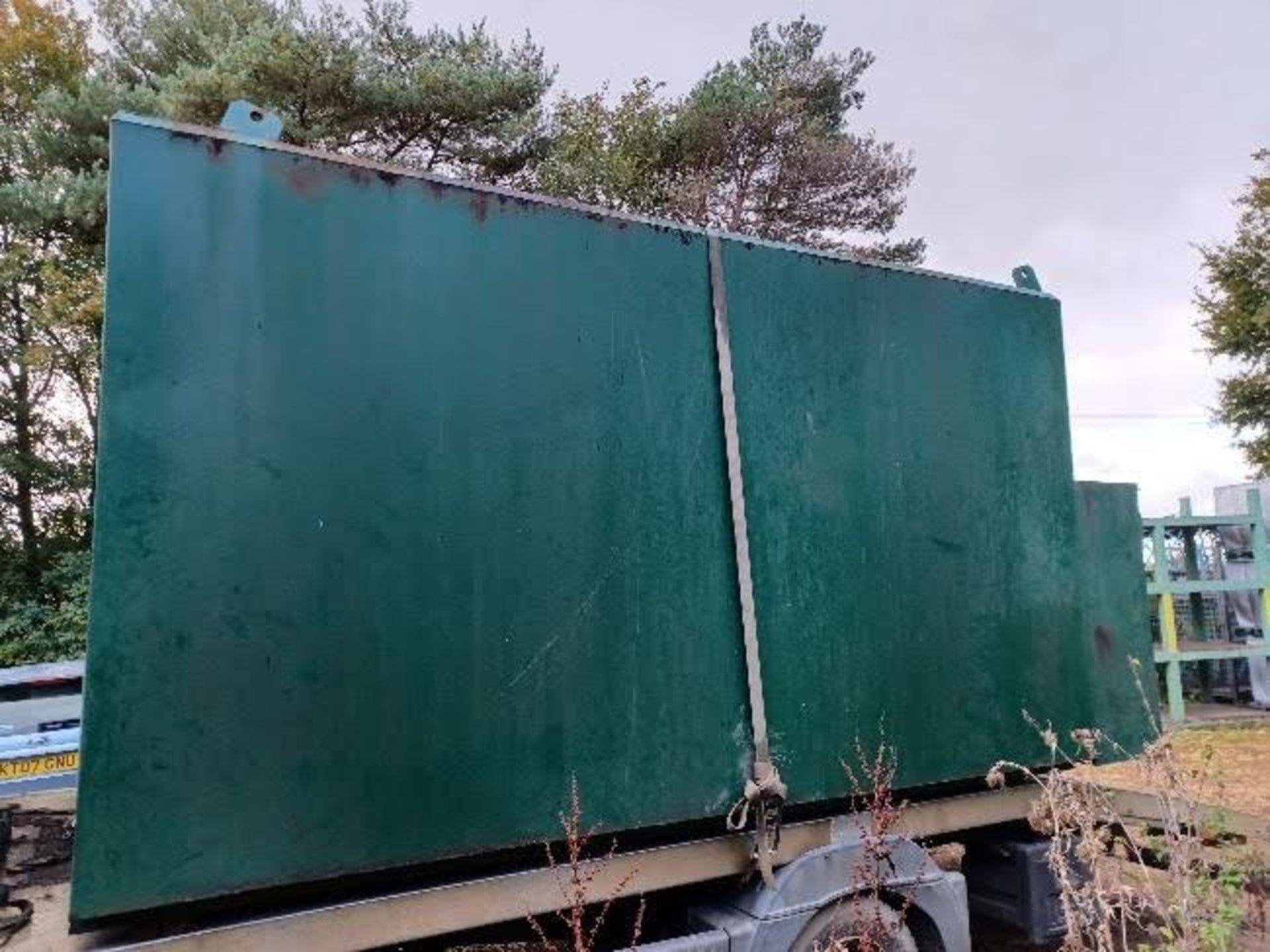 BUNDED KEROSENE TANK APPROX 3000 GALLON Ð USED FOR HEATING OIL *PLUS VAT* - Image 3 of 3