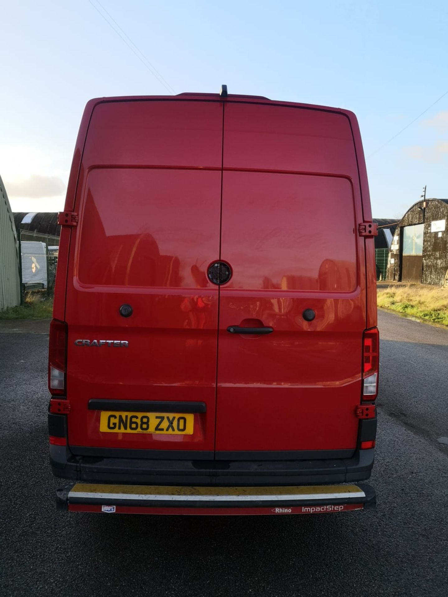 2018 VOLKSWAGEN CRAFTER CR35 STARTLINE TDI RED PANEL VAN *NO VAT* - Image 6 of 15