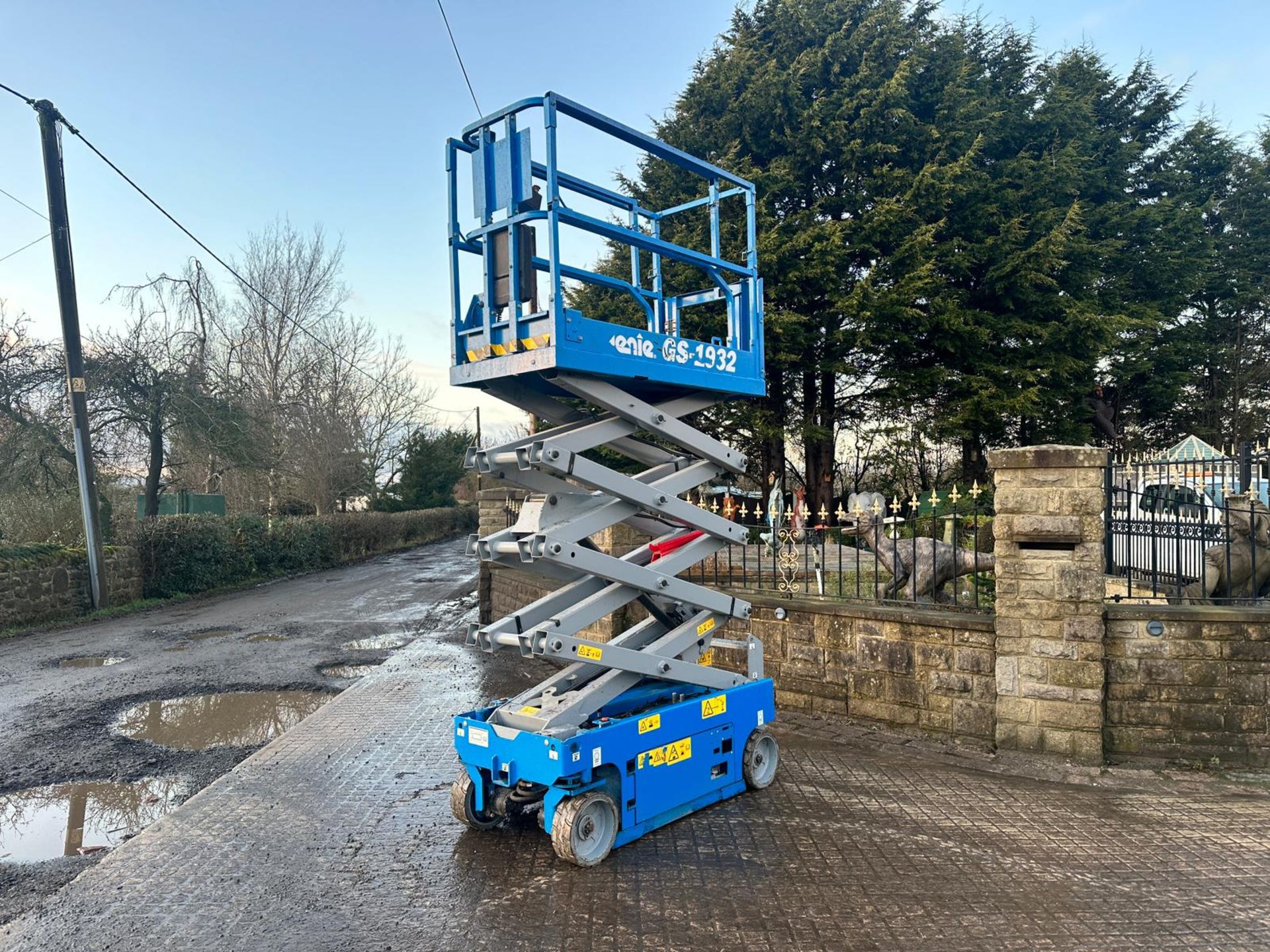 2019 GENIE GS-1932 ELECTRIC SCISSOR LIFT *PLUS VAT* - Image 2 of 13