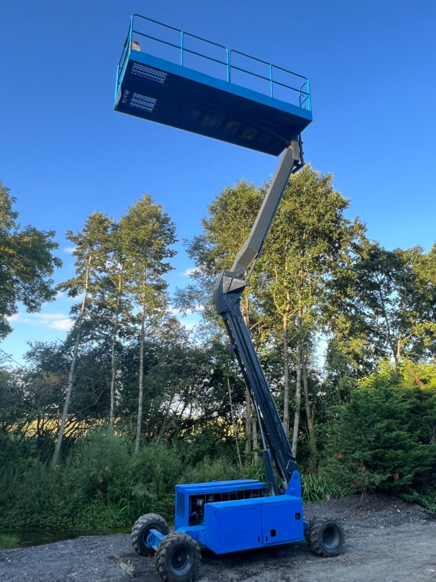 UPRIGHT SL30 BOOM LIFT *PLUS VAT* - Image 2 of 9