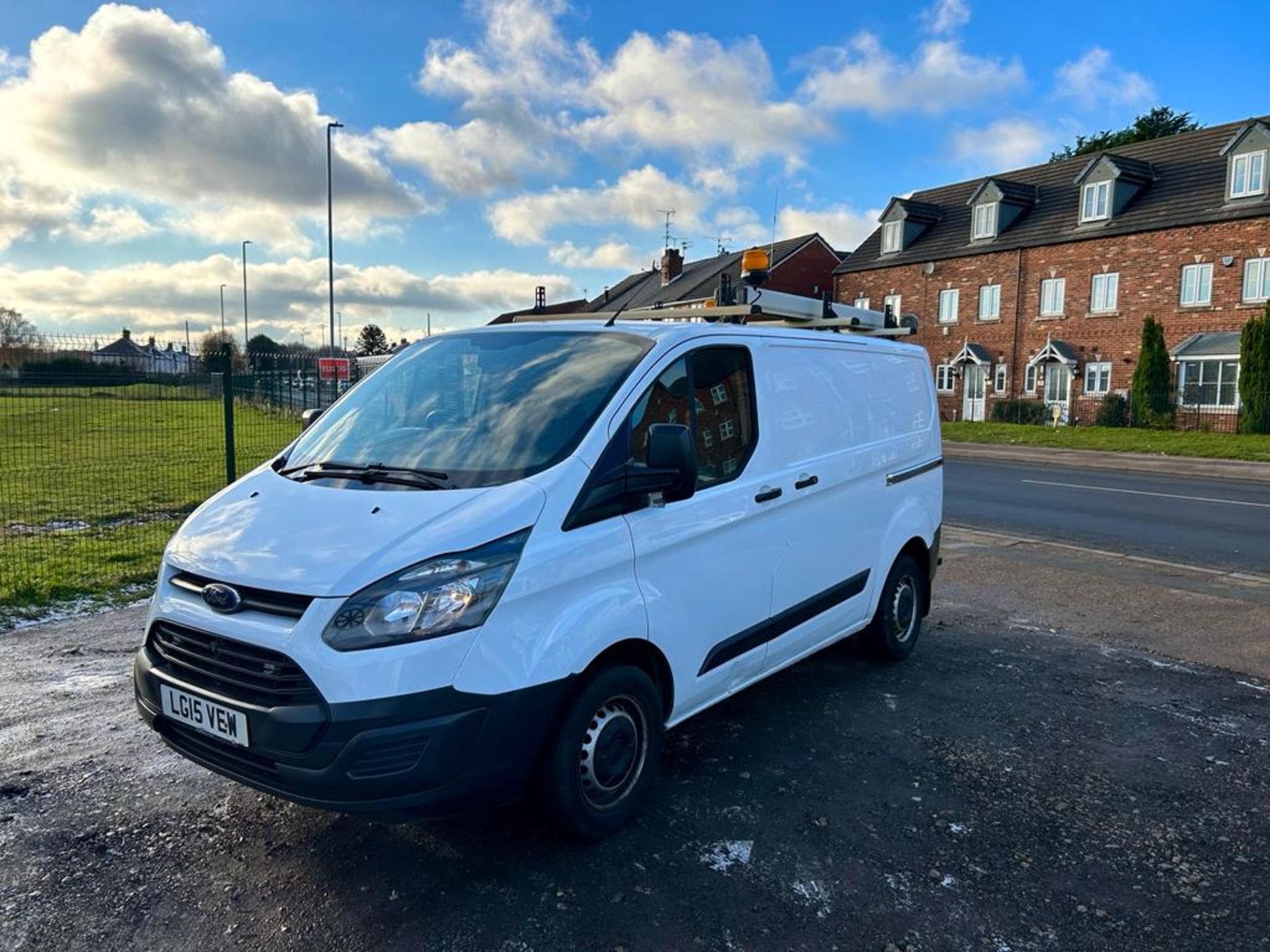 2015 FORD TRANSIT CUSTOM 310 ECO-TECH WHITE PANEL VAN *NO VAT* - Image 4 of 20