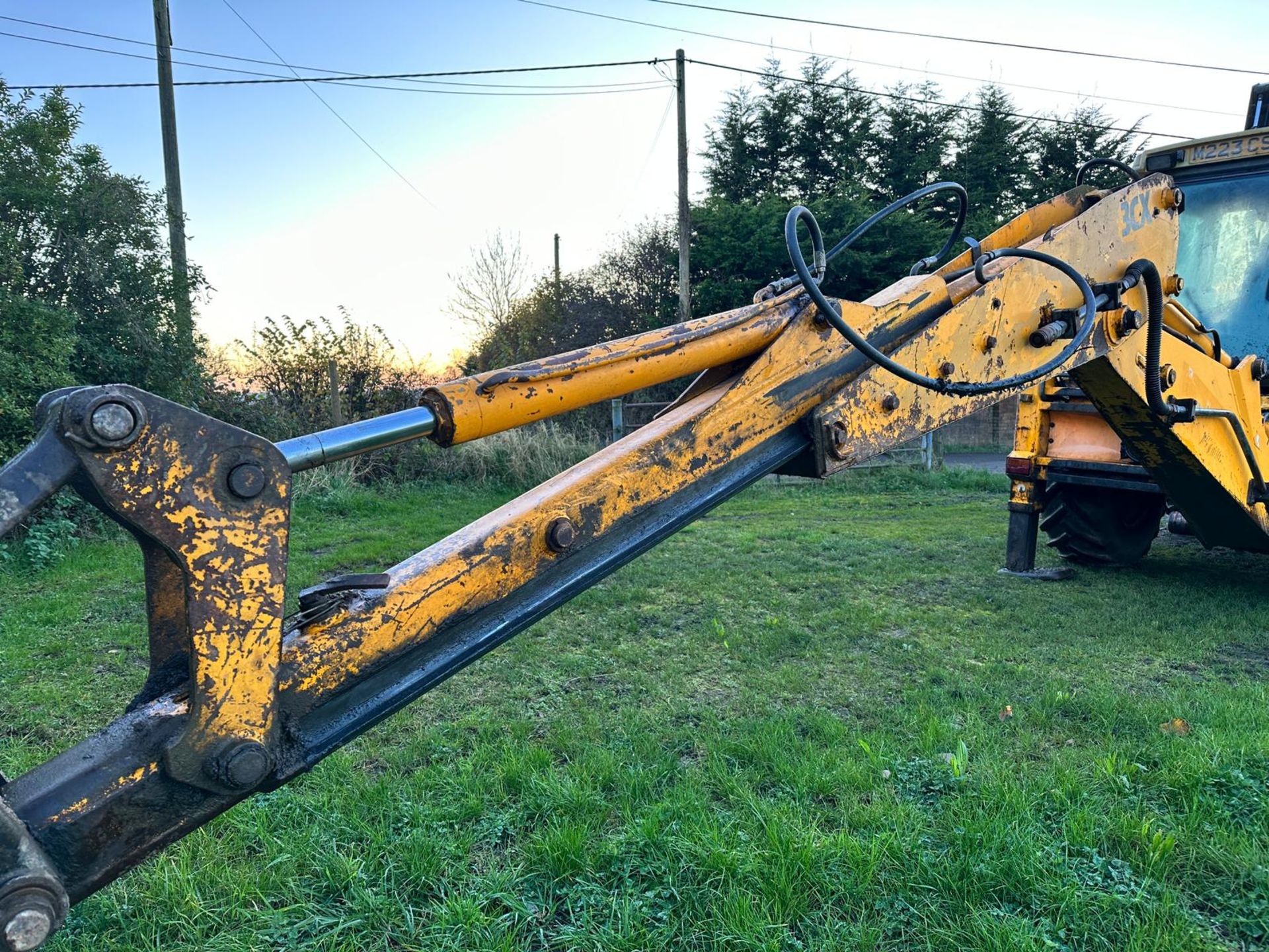 JCB 3CX SITEMASTER PLUS TURBO 4WD POWERSHIFT FRONT LOADER BACKHOE *PLUS VAT* - Image 19 of 28