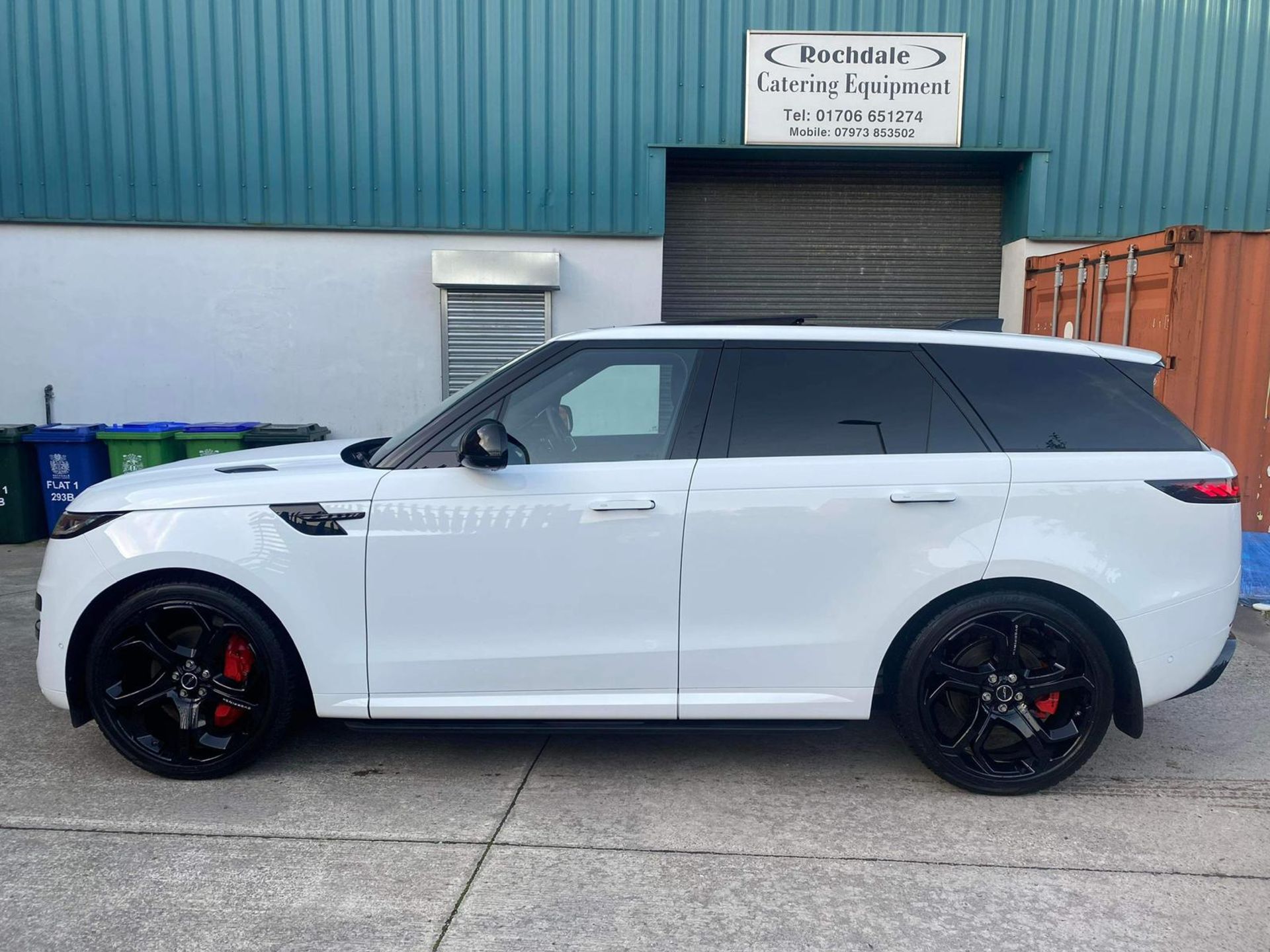 2022 LAND ROVER RANGE ROVER SPORT SE D MHEV A WHITE SUV ESTATE *NO VAT* - Image 4 of 14