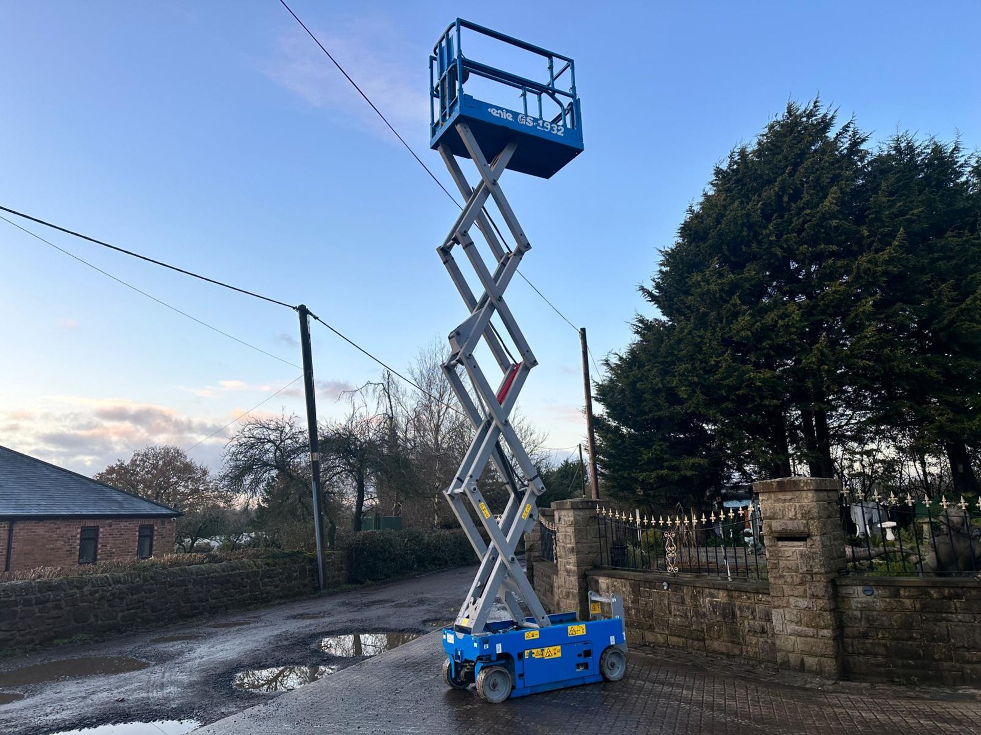 2019 GENIE GS-1932 ELECTRIC SCISSOR LIFT *PLUS VAT* - Image 3 of 13