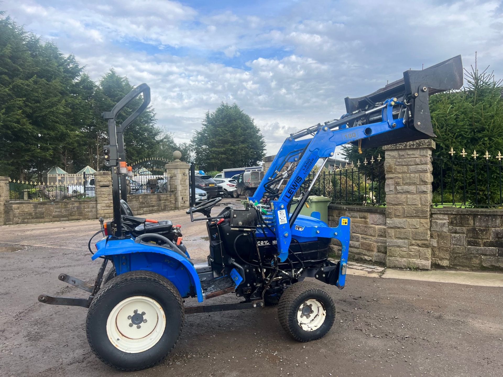 NEW HOLLAND TC21D LOADER TRACTOR *PLUS VAT* - Image 2 of 16