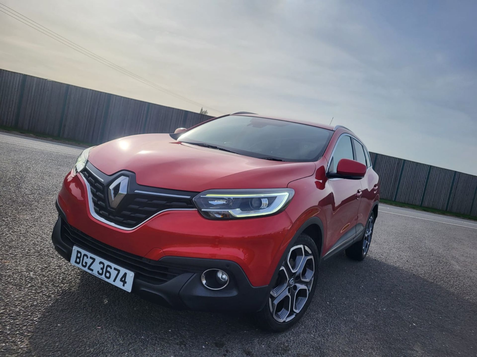 2016 RENAULT KADJAR DYNAMIQUE S NAV TCE RED SUV ESTATE *NO VAT* - Image 3 of 14