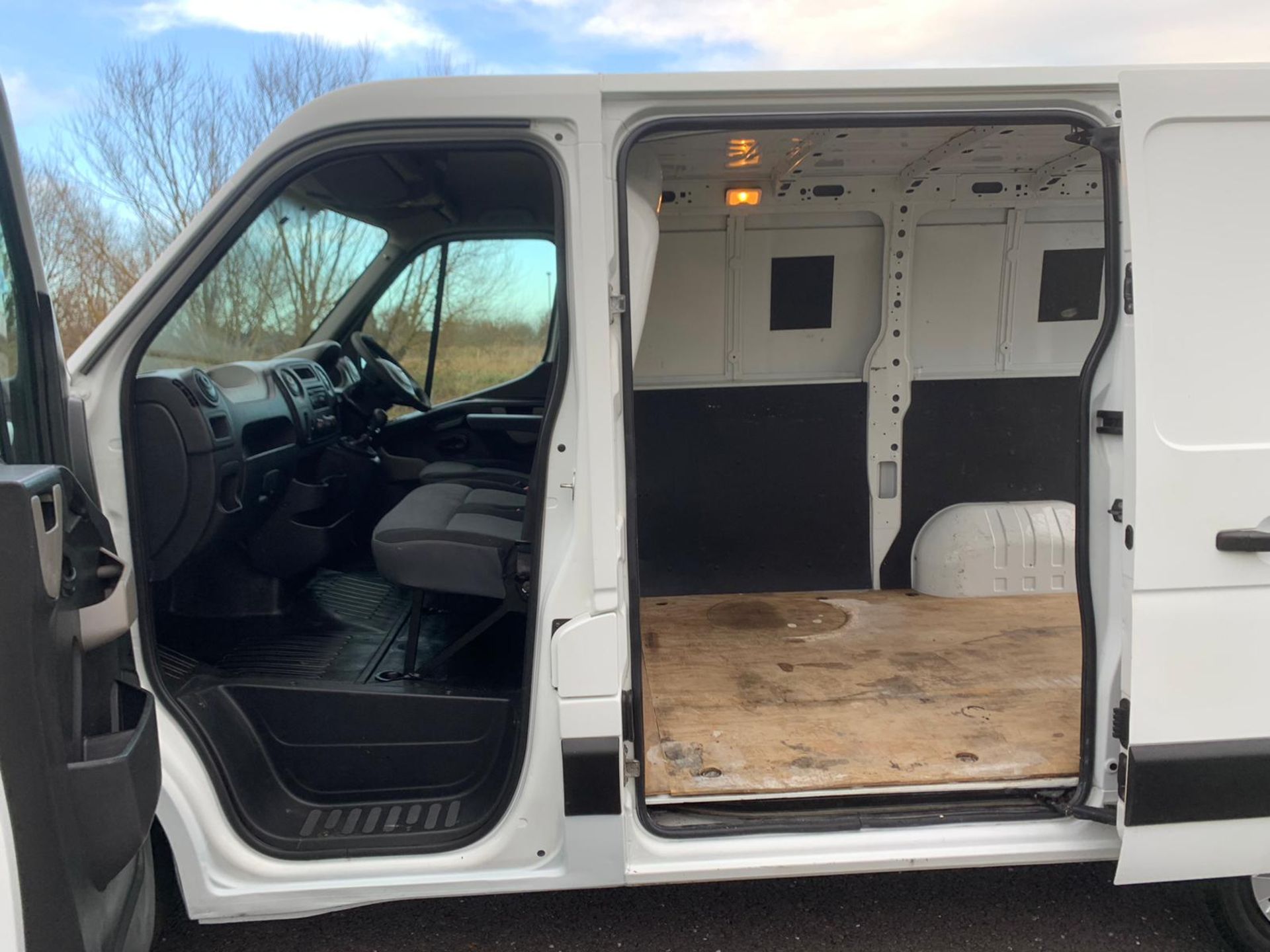 2014 NISSAN NV400 E DCI WHITE PANEL VAN *NO VAT* - Image 7 of 20