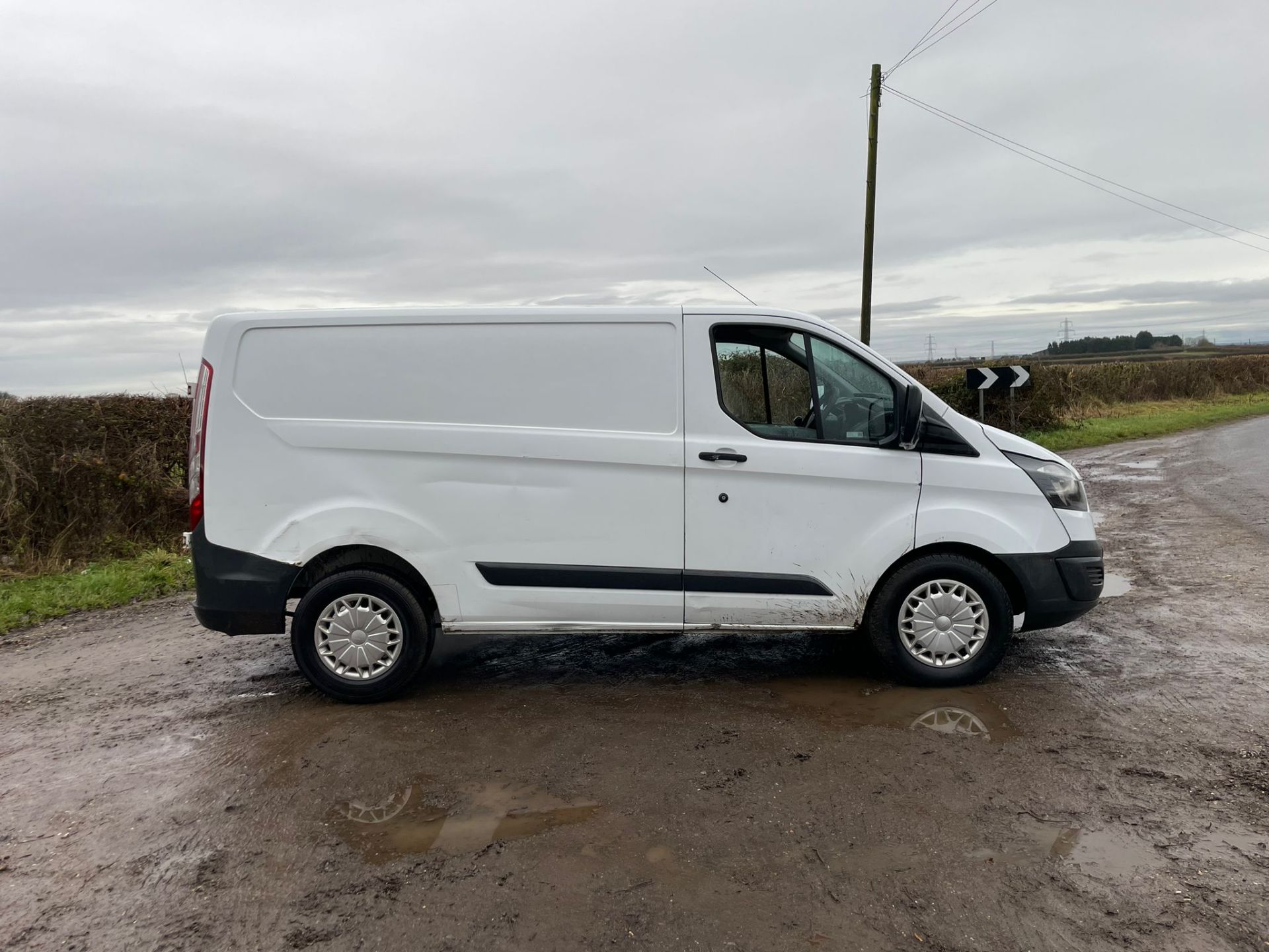 2017 FORD TRANSIT CUSTOM 290 WHITE PANEL VAN *PLUS VAT* - Image 7 of 11