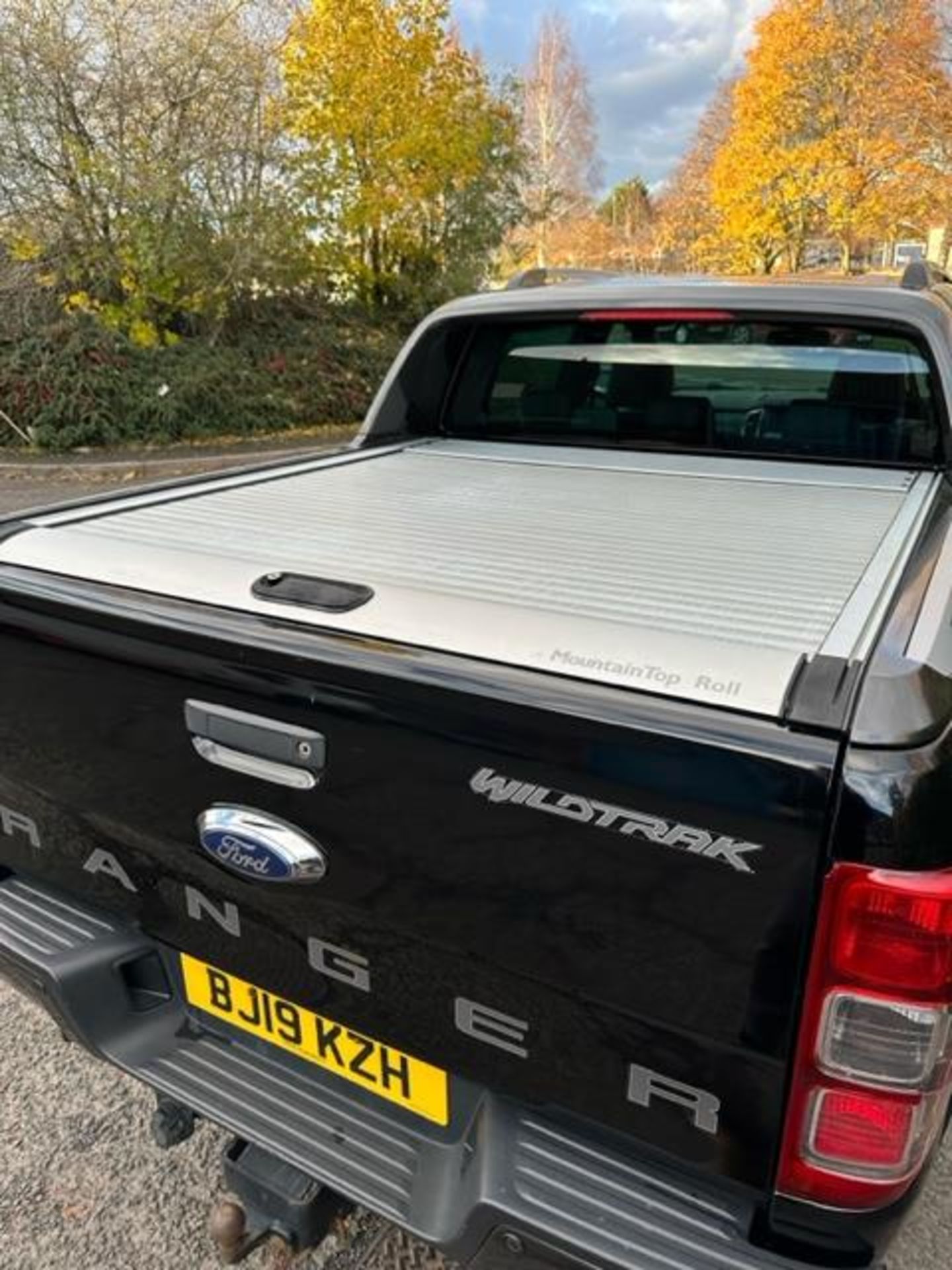 2019 FORD RANGER WILDTRAK 4X4 DCB TDCI A BLACK PICK UP *NO VAT* - Image 9 of 18