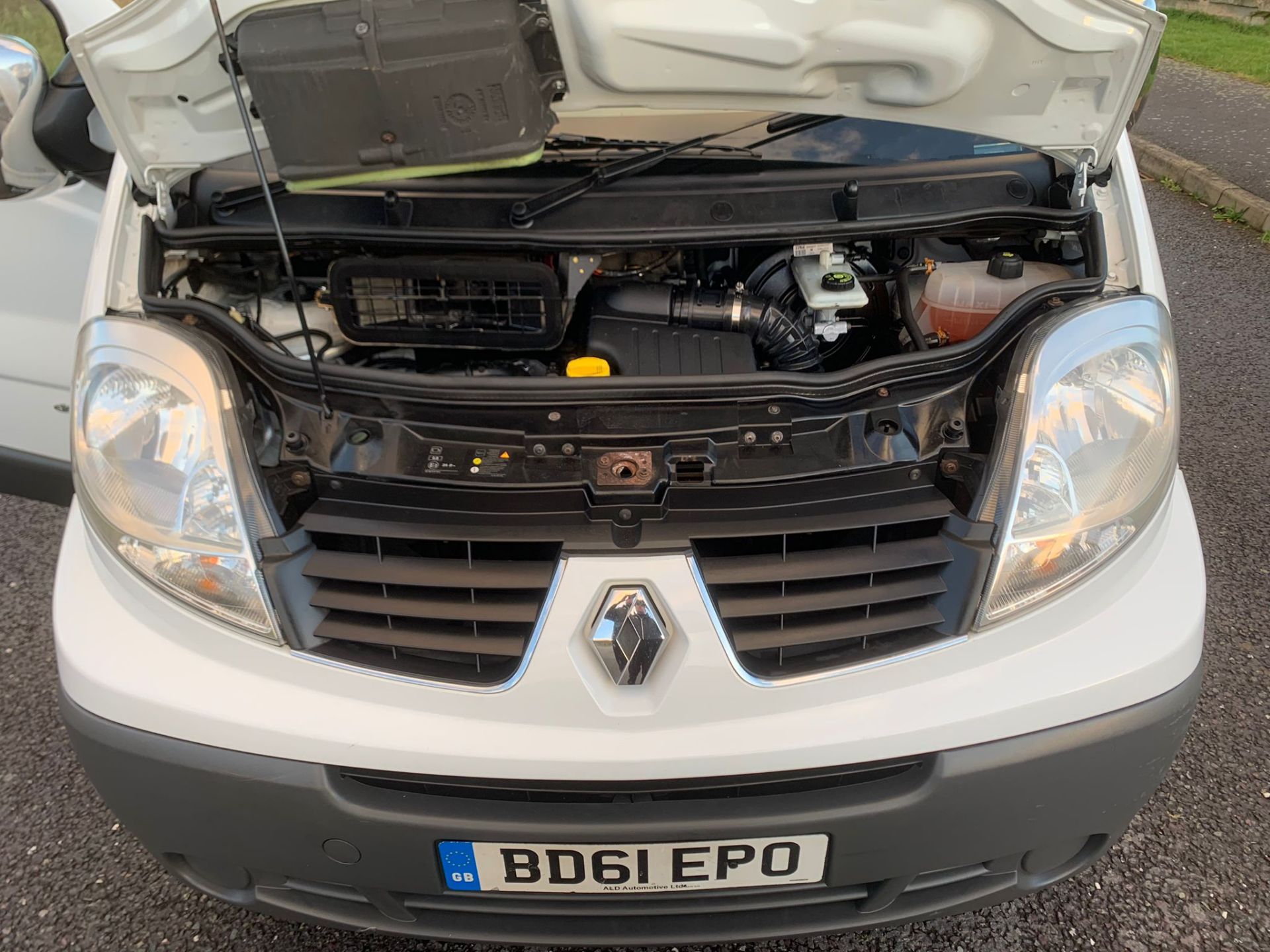 2011/61 REG RENAULT TRAFIC SL29 DCI 115 2.0 DIESEL WHITE PANEL VAN, SHOWING 1 FORMER KEEPER *NO VAT* - Image 9 of 25