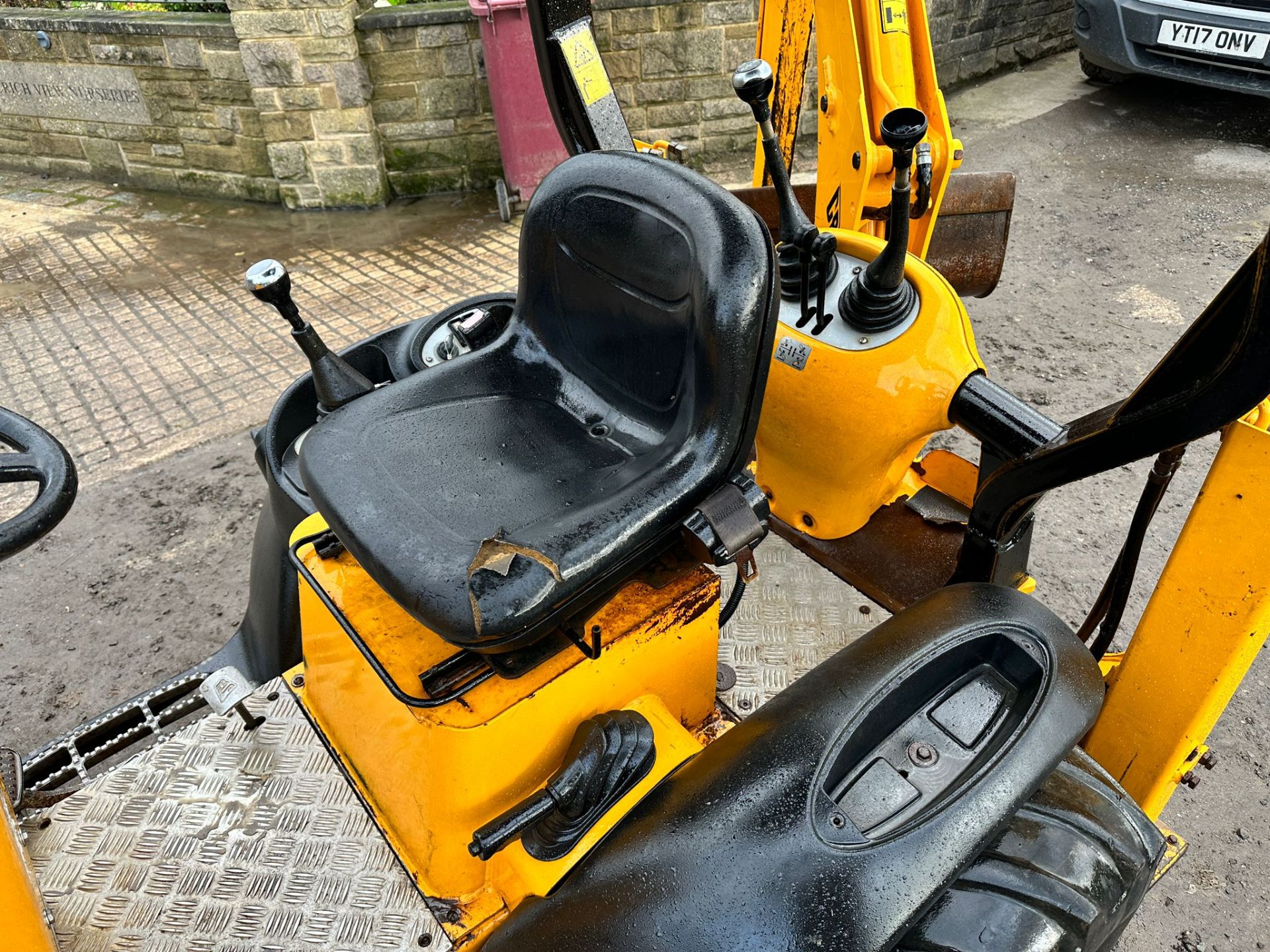 JCB MINI CX DIESEL FRONT LOADER BACKHOE *PLUS VAT* - Image 16 of 24