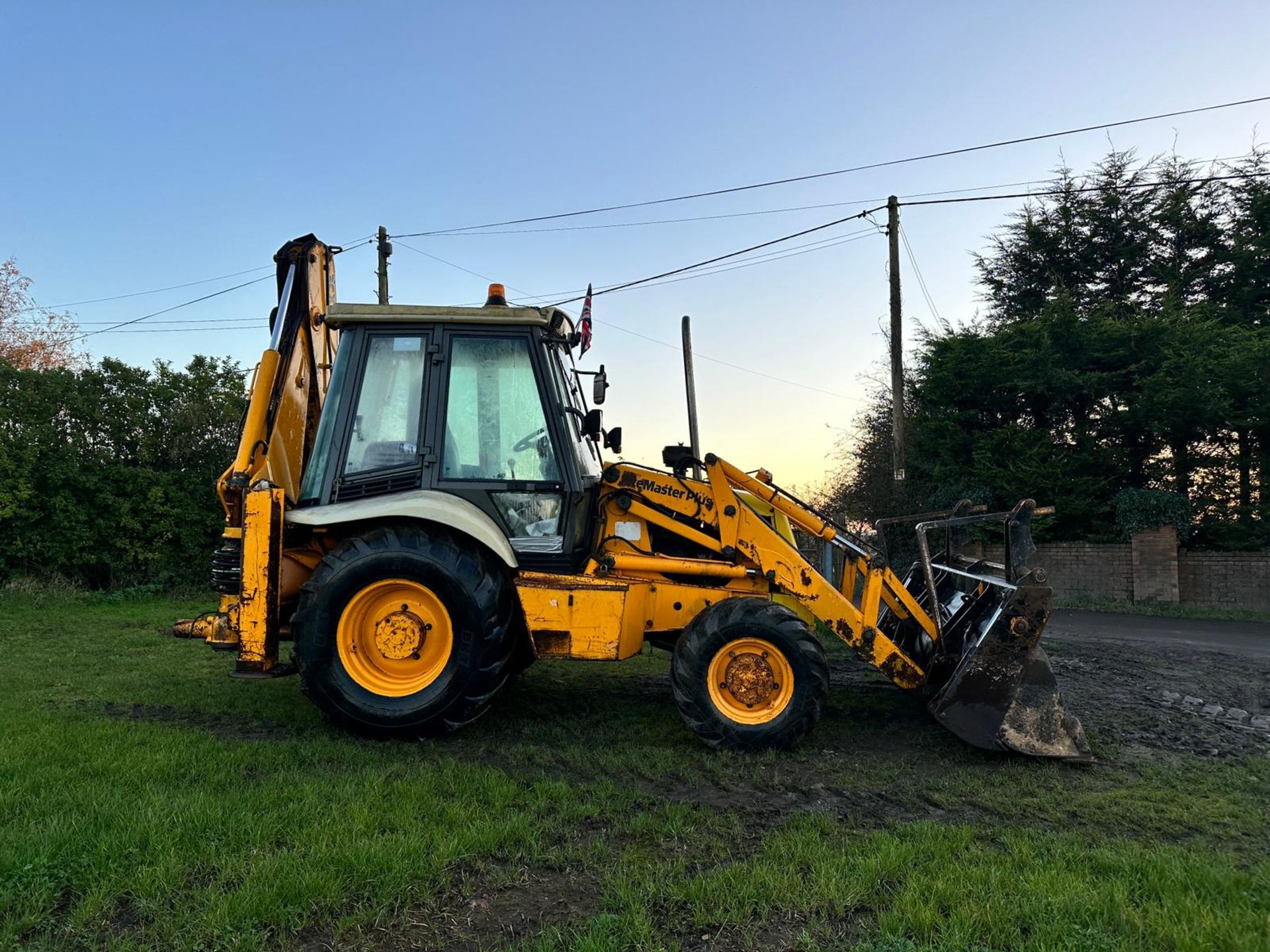 JCB 3CX SITEMASTER PLUS TURBO 4WD POWERSHIFT FRONT LOADER BACKHOE *PLUS VAT* - Image 5 of 28