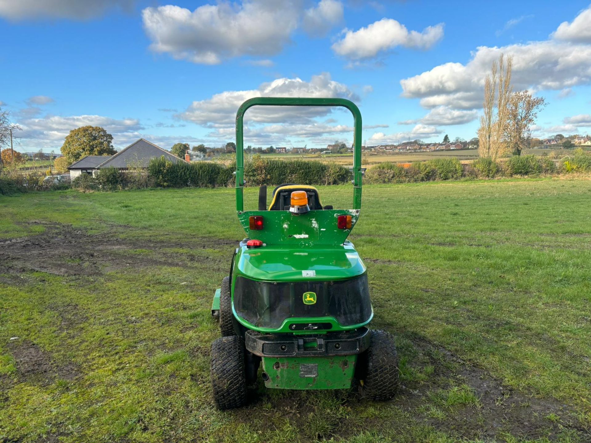 JOHN DEERE 1445 4WD OUTFRONT RIDE ON MOWER *PLUS VAT* - Image 9 of 14