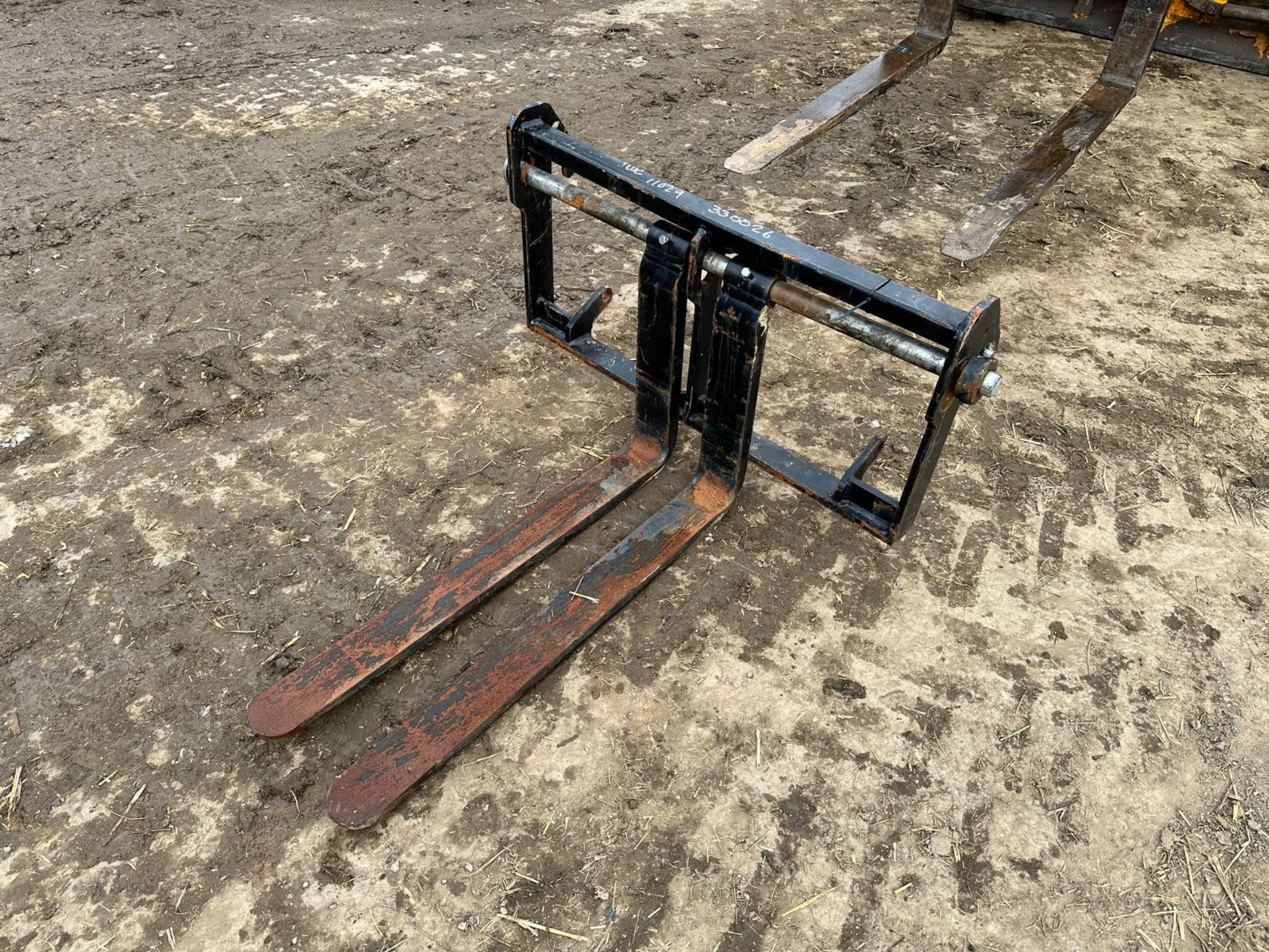 Pallet Forks With Frame *PLUS VAT* - Image 6 of 9