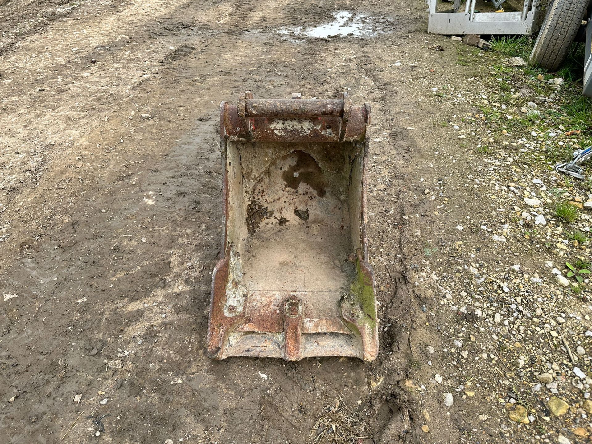 RHINOX SAFE LOCK DIGGING BUCKET *PLUS VAT* - Image 4 of 9