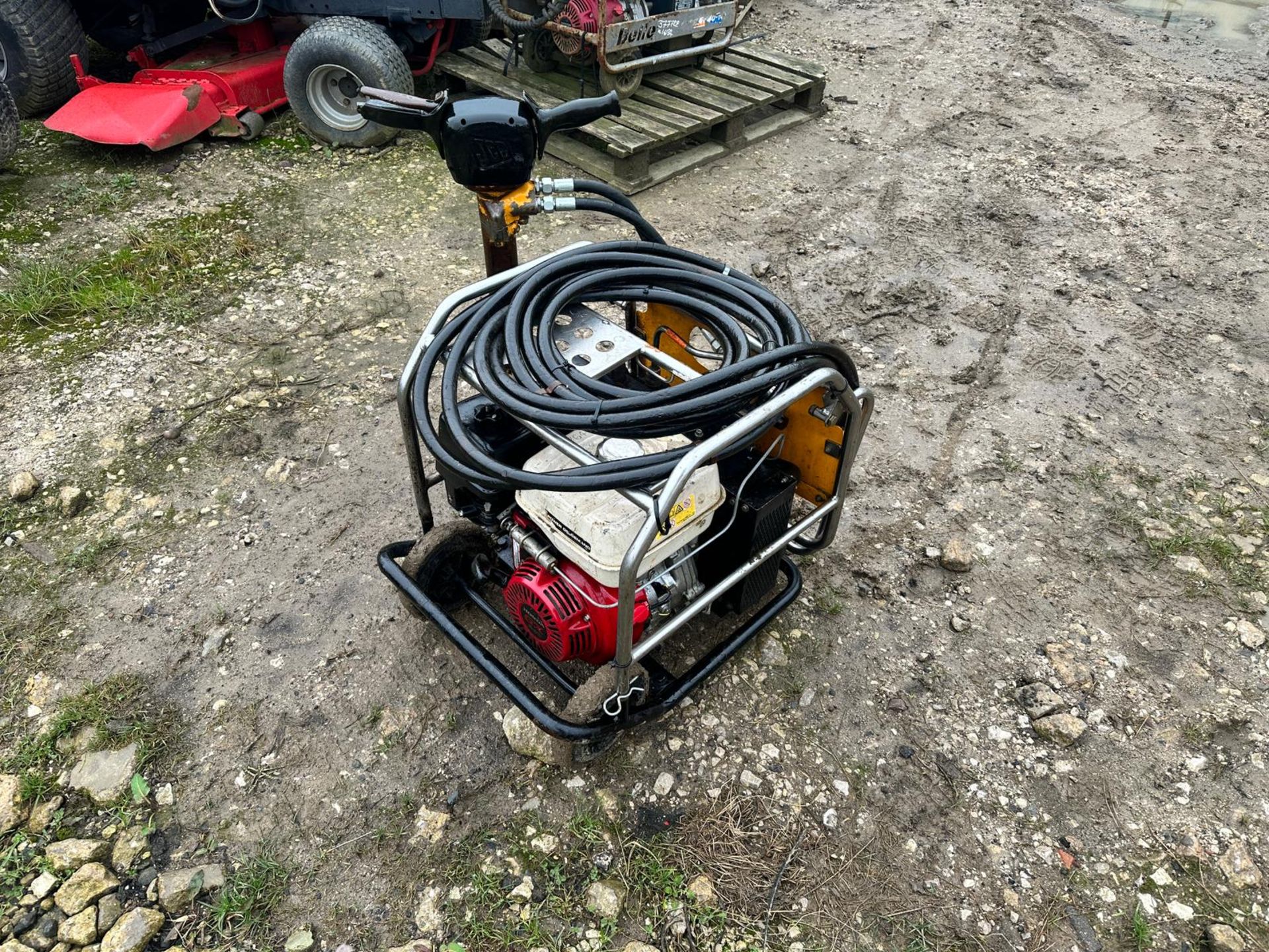 2016 JCB BEAVER HYDRAULIC POWER PACK WITH HOSES AND BREAKER *PLUS VAT* - Image 4 of 11