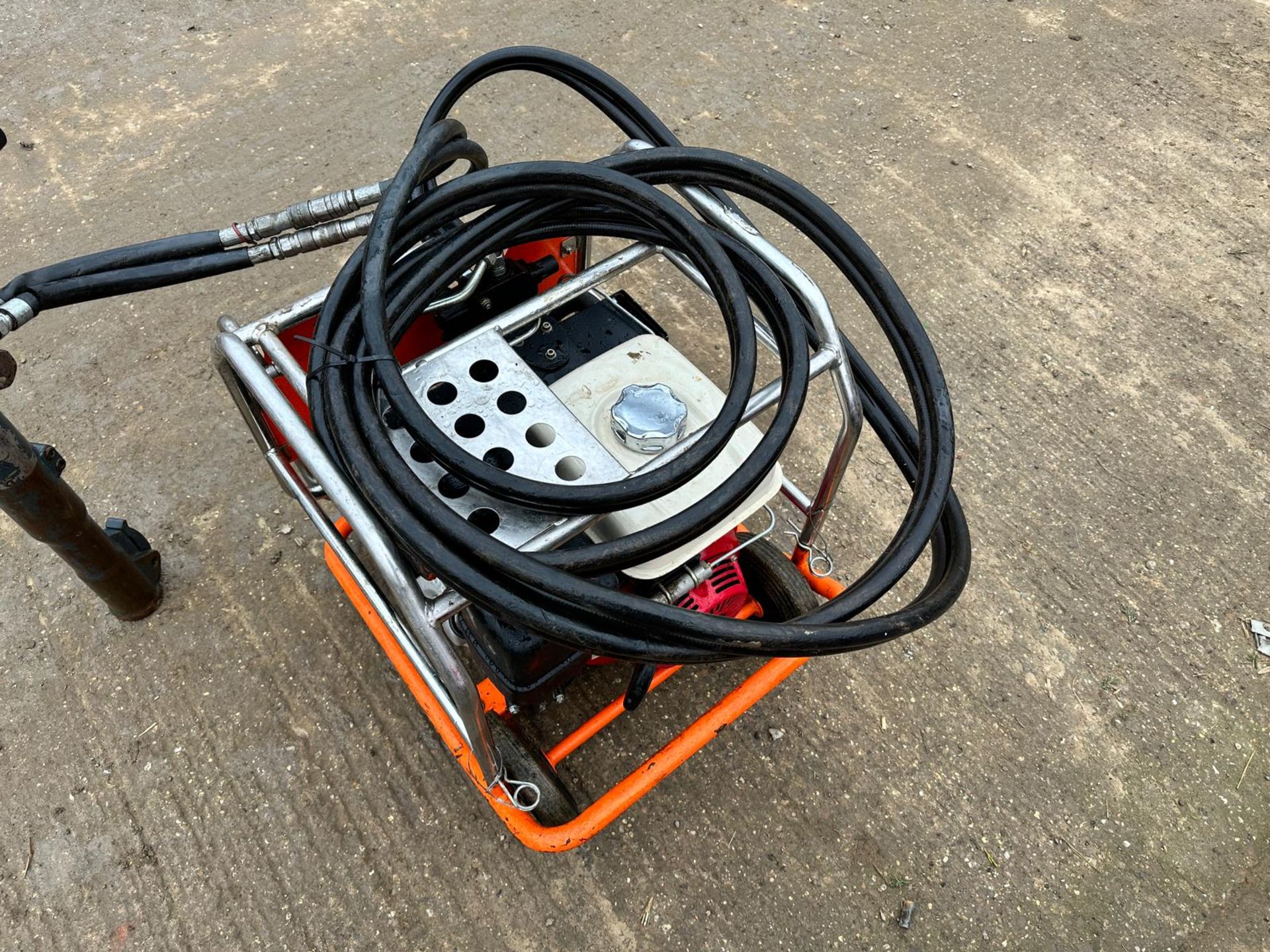 2018 JCB BEAVER HYDRAULIC POWER PACK WITH HOSES AND BREAKER *NO VAT* - Image 6 of 11