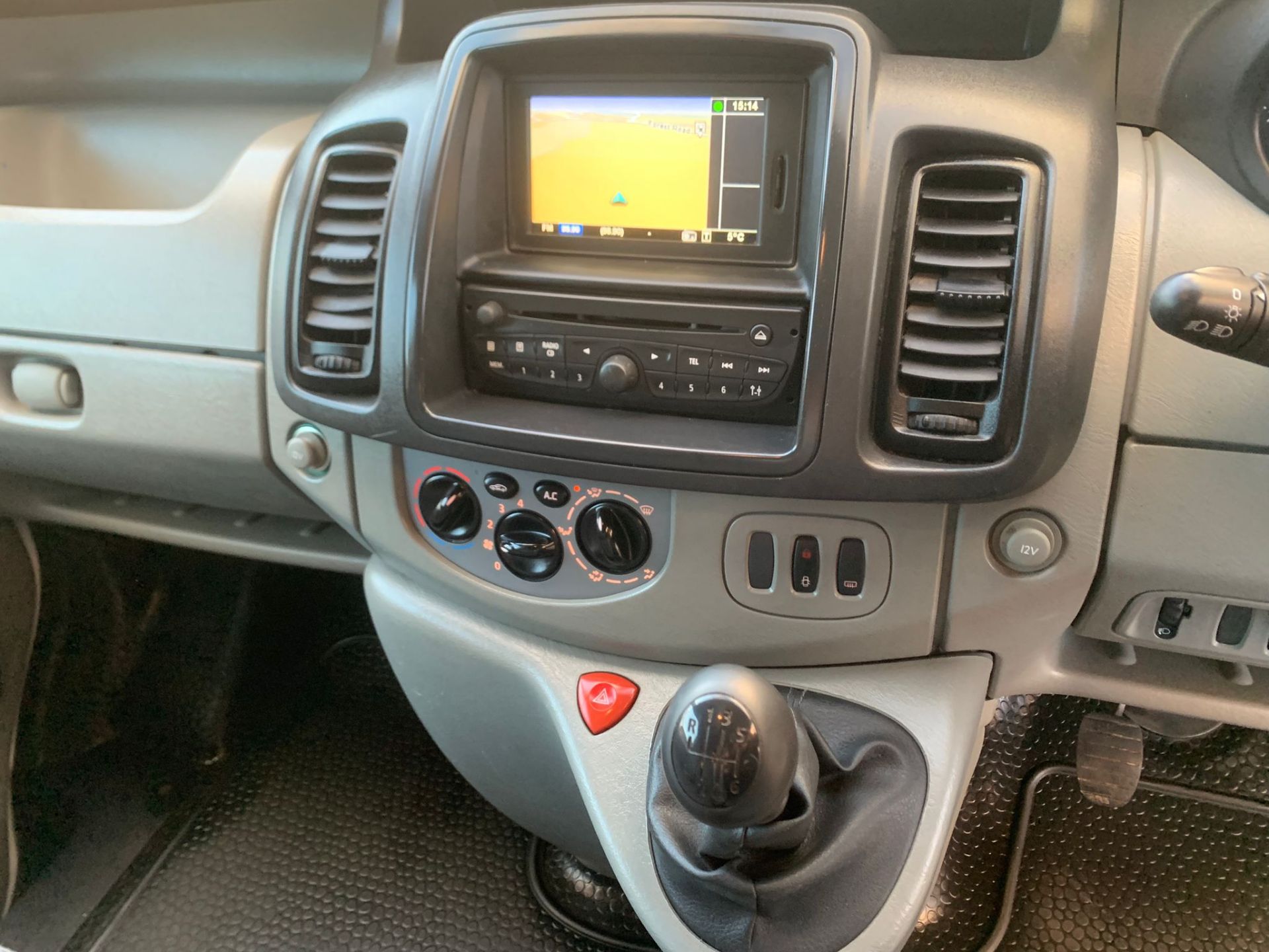 2011/61 REG RENAULT TRAFIC SL29 DCI 115 2.0 DIESEL WHITE PANEL VAN, SHOWING 1 FORMER KEEPER *NO VAT* - Image 17 of 25