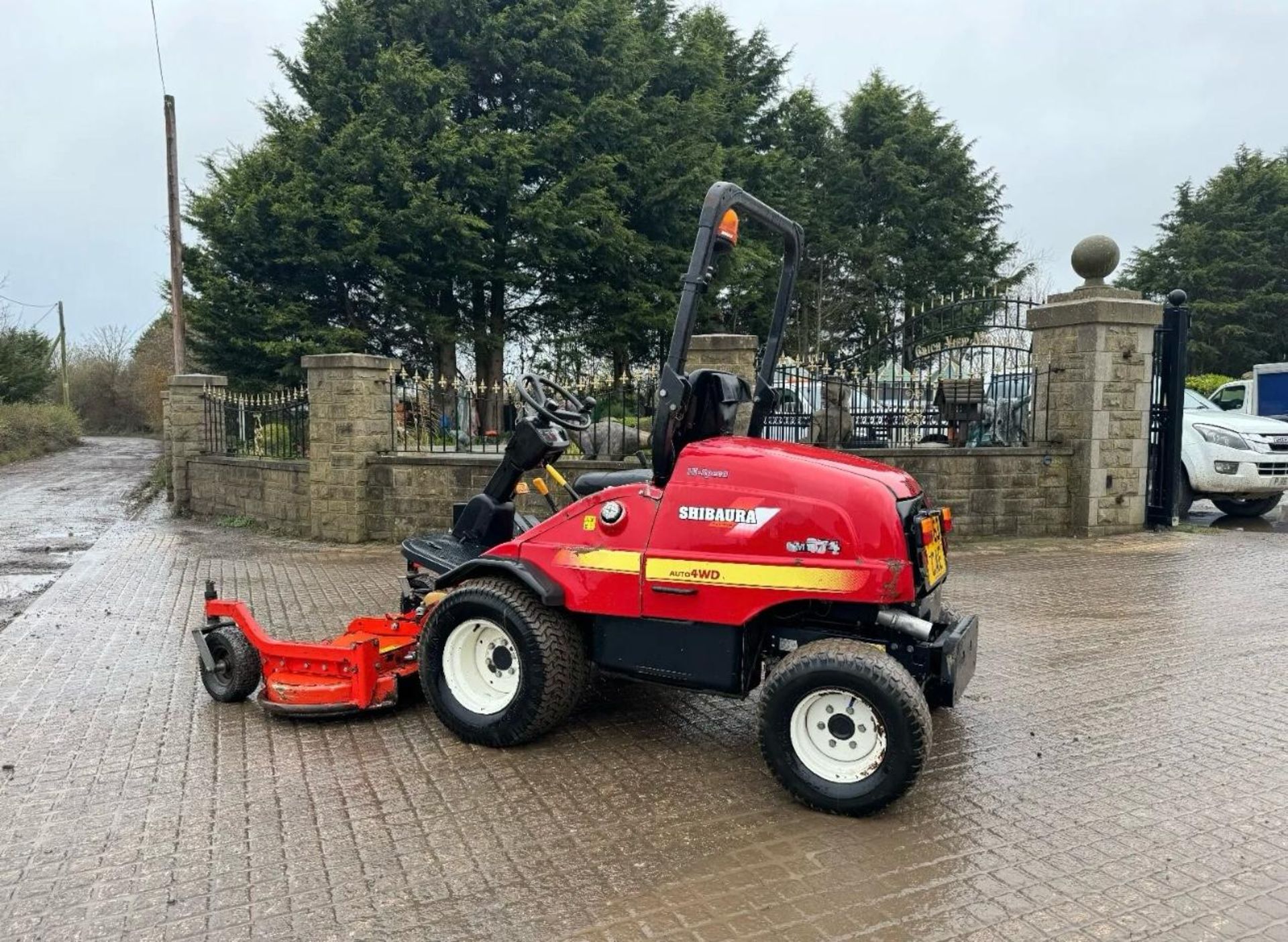 2013 SHIBAURA CM374 4WD OUTFRONT RIDE ON MOWER *PLUS VAT* - Image 5 of 10