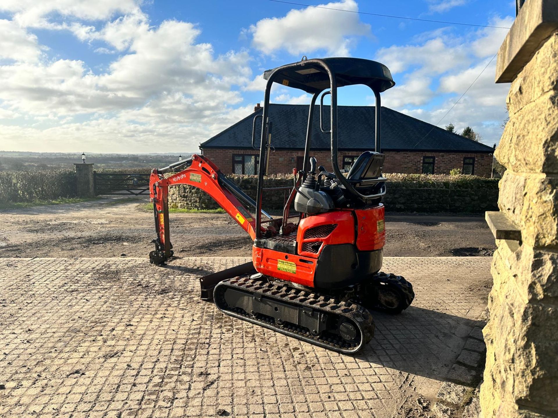 2015 KUBOTA U17-3 MINI EXCAVATOR WITH NEW/UNUSED RHINOX QUICK HITCH *PLUS VAT* - Bild 4 aus 22