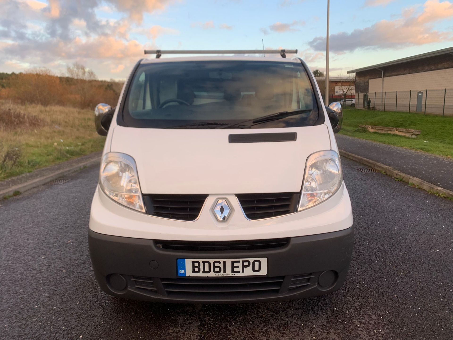 2011/61 REG RENAULT TRAFIC SL29 DCI 115 2.0 DIESEL WHITE PANEL VAN, SHOWING 1 FORMER KEEPER *NO VAT* - Image 2 of 25