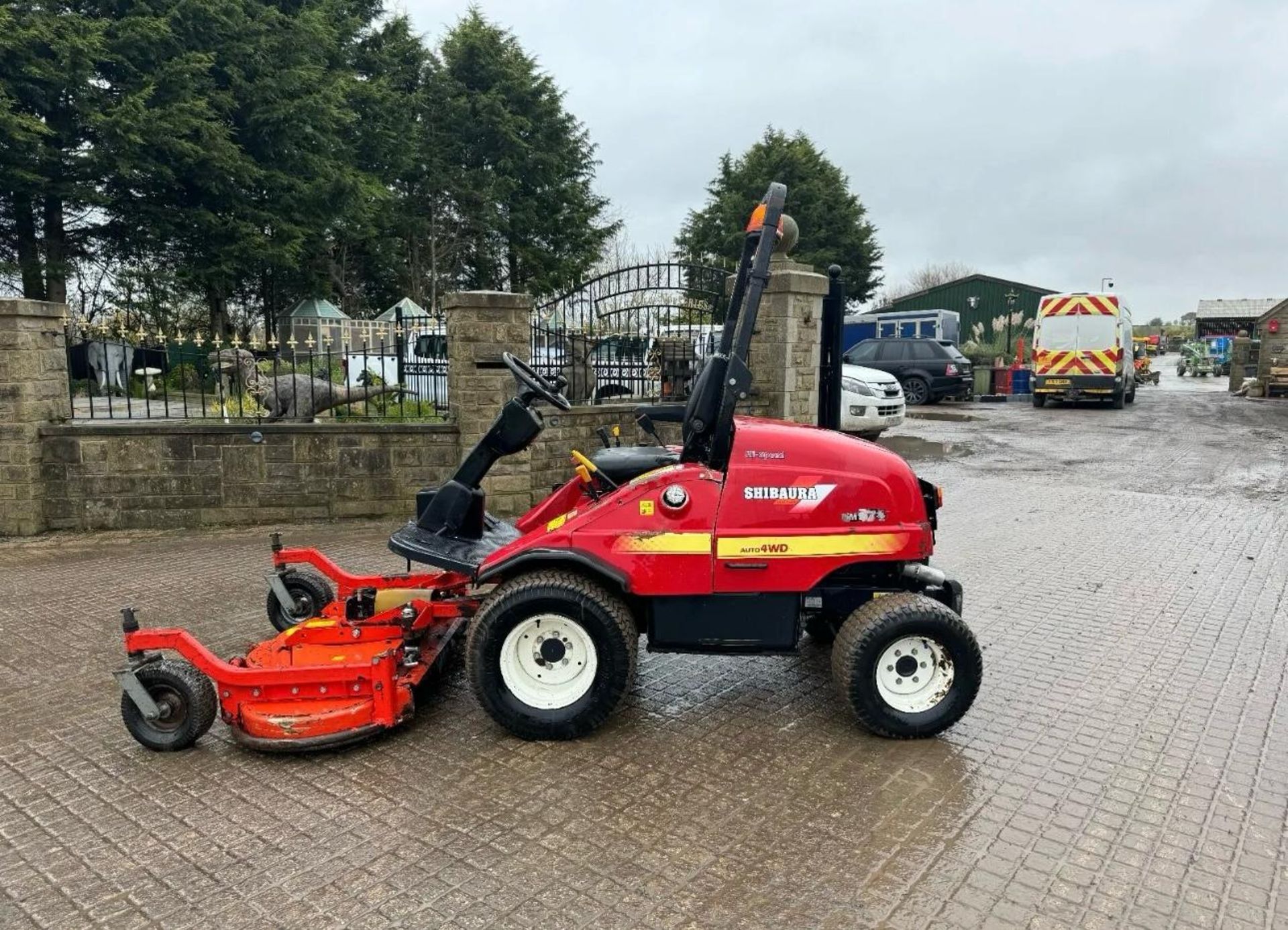 2013 SHIBAURA CM374 4WD OUTFRONT RIDE ON MOWER *PLUS VAT* - Image 2 of 10