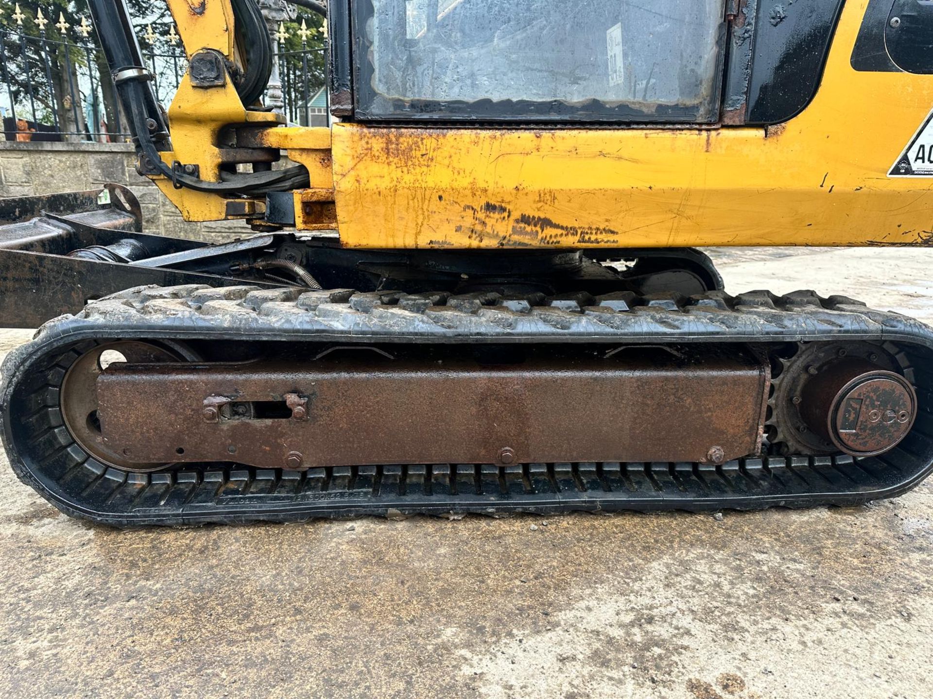 2012 Caterpillar 302.5C 2.8 Ton Mini Digger *PLUS VAT* - Image 10 of 28