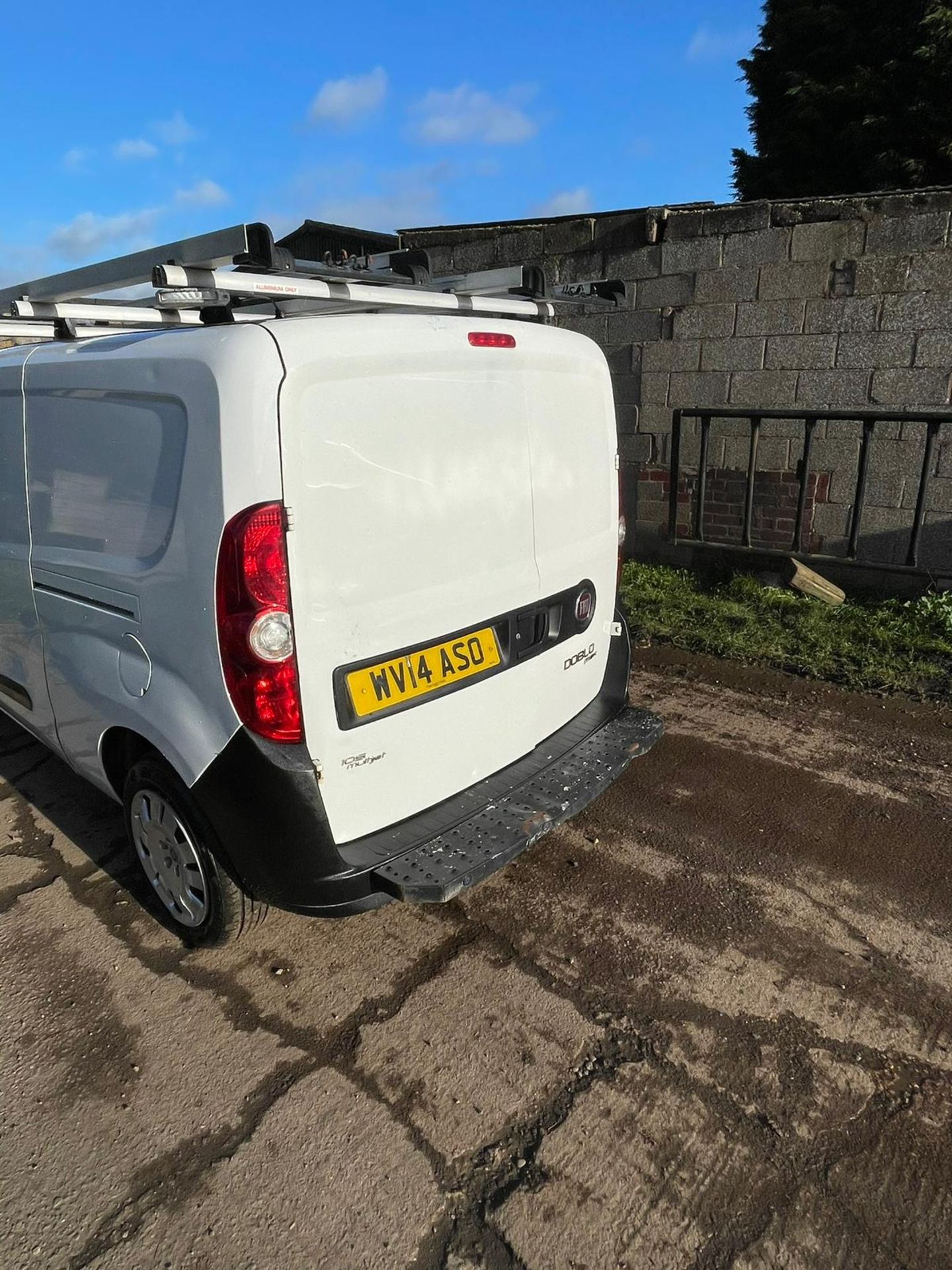 2014/14 REG FIAT DOBLO 16V MULTIJET 1.6 DIESEL WHITE PANEL VAN, SHOWING 3 FORMER KEEPERS *NO VAT* - Image 3 of 9