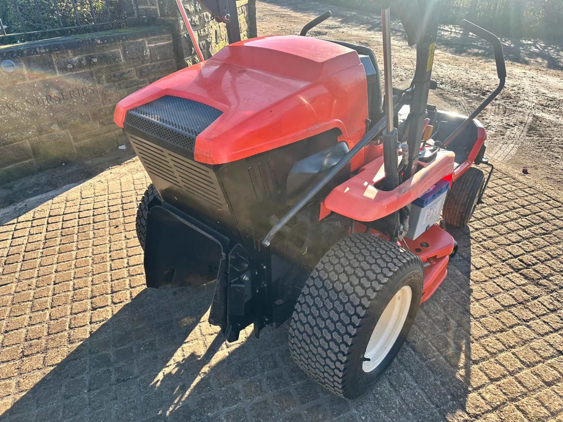 2013 KUBOTA GZD21 DIESEL HIGH TIP ZERO TURN RIDE ON MOWER *NO VAT* - Image 7 of 18