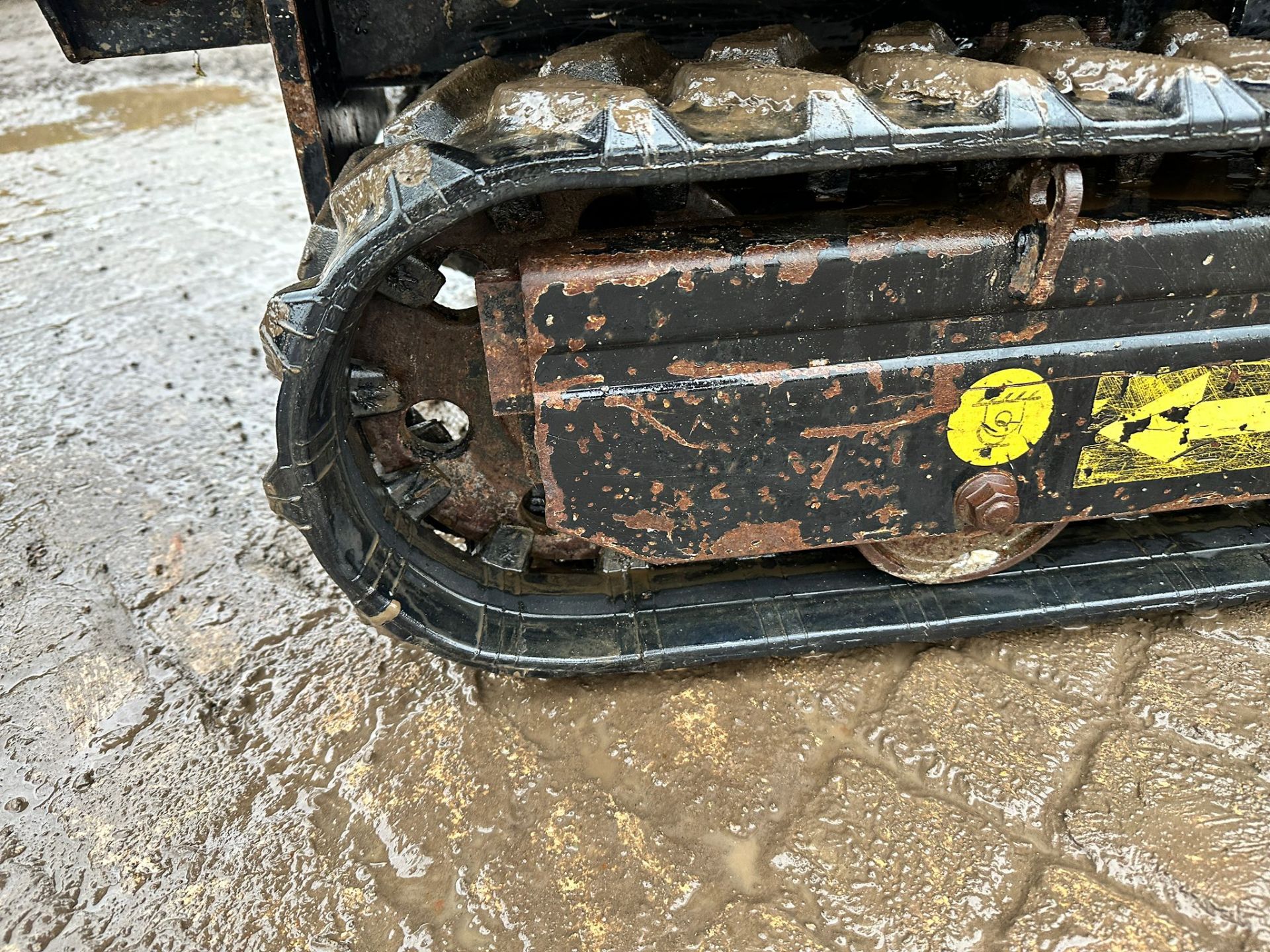 JCB TD10 HIGH TIP TRACKED DUMPER WITH SELF LOADING BUCKET *PLUS VAT* - Image 11 of 18