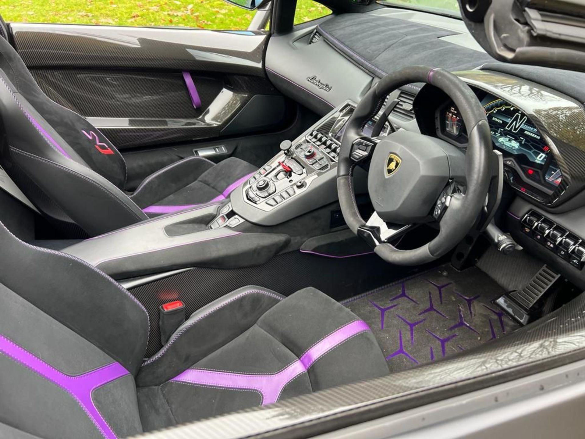 2020 LAMBORGHINI AVENTADOR V12 S-A SVJ CONVERTIBLE *PLUS VAT* - Image 6 of 13