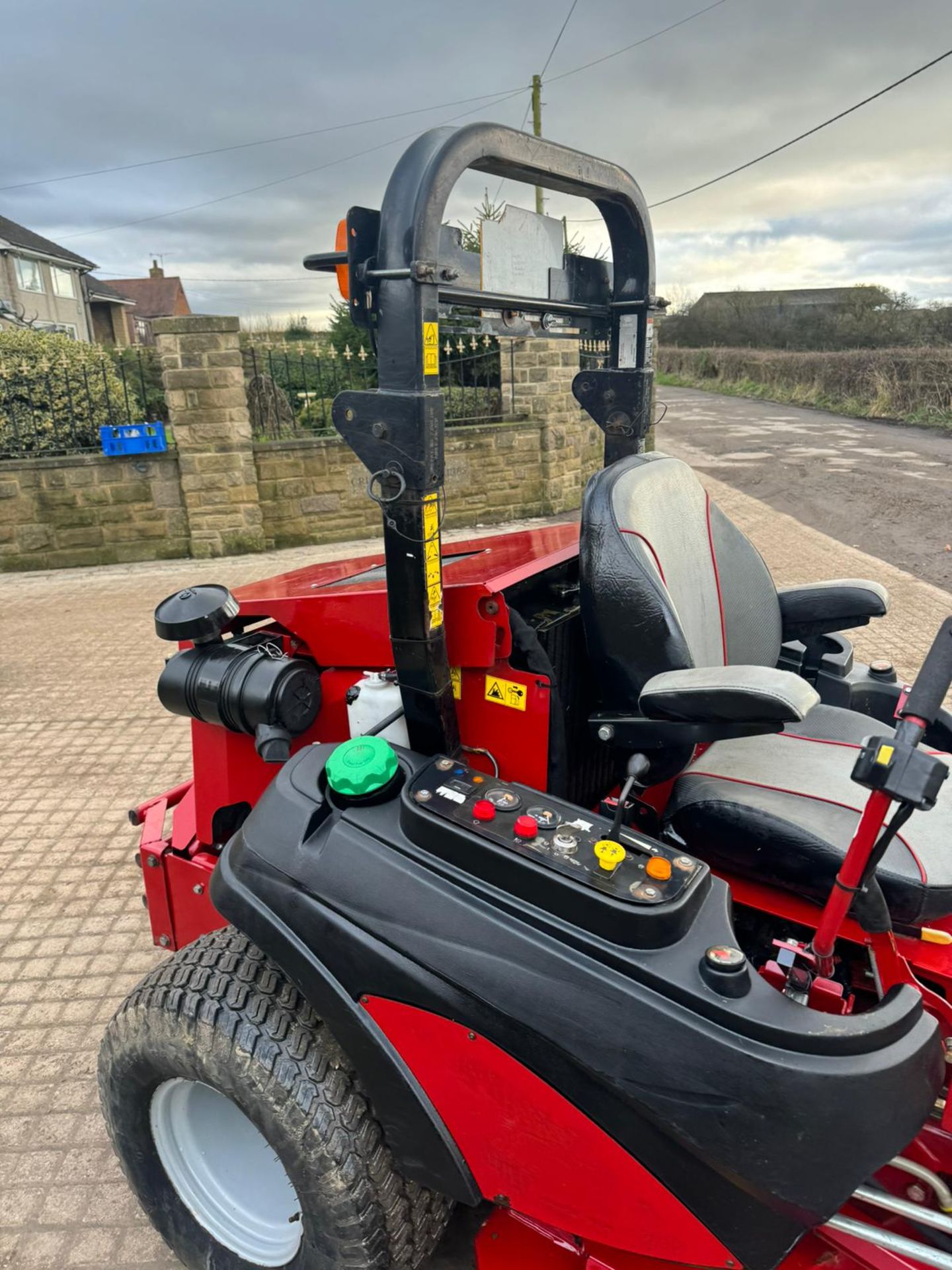 2016 FERRIS IS5100Z 61 INCH ZERO TURN MOWER CAT DIESEL ENGINE *PLUS VAT* - Image 12 of 16