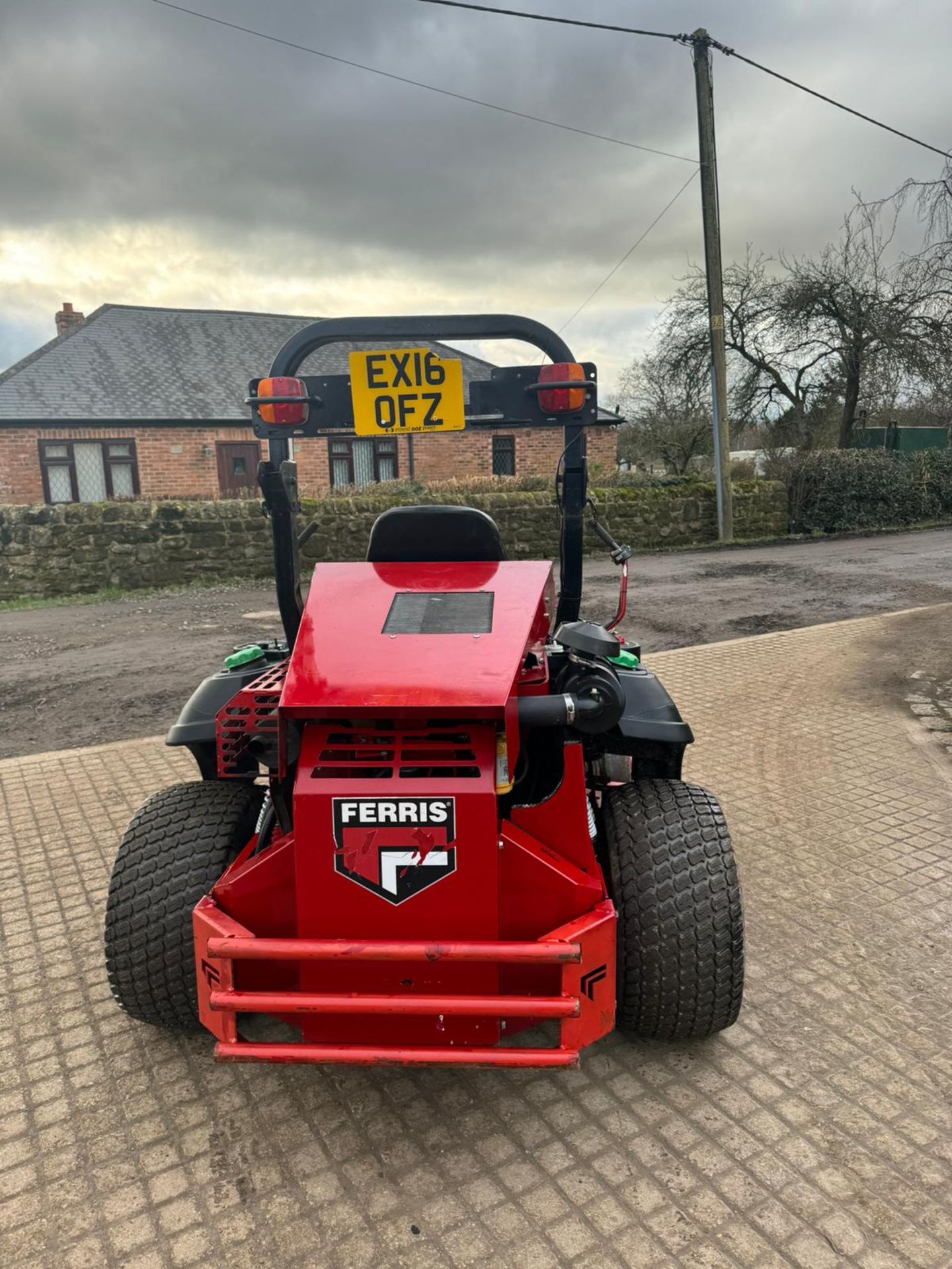 2016 FERRIS IS5100Z 61 INCH ZERO TURN MOWER CAT DIESEL ENGINE *PLUS VAT* - Image 9 of 16