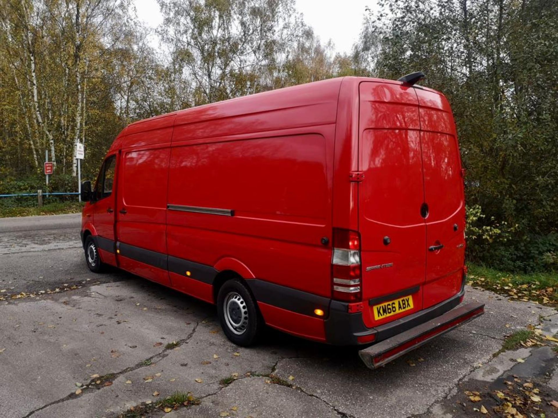 2016 MERCEDES-BENZ SPRINTER 311CDI RED PANEL VAN *NO VAT* - Image 4 of 11