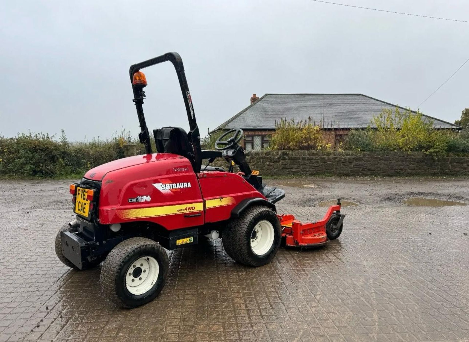 2013 SHIBAURA CM374 4WD OUTFRONT RIDE ON MOWER *PLUS VAT* - Image 4 of 10