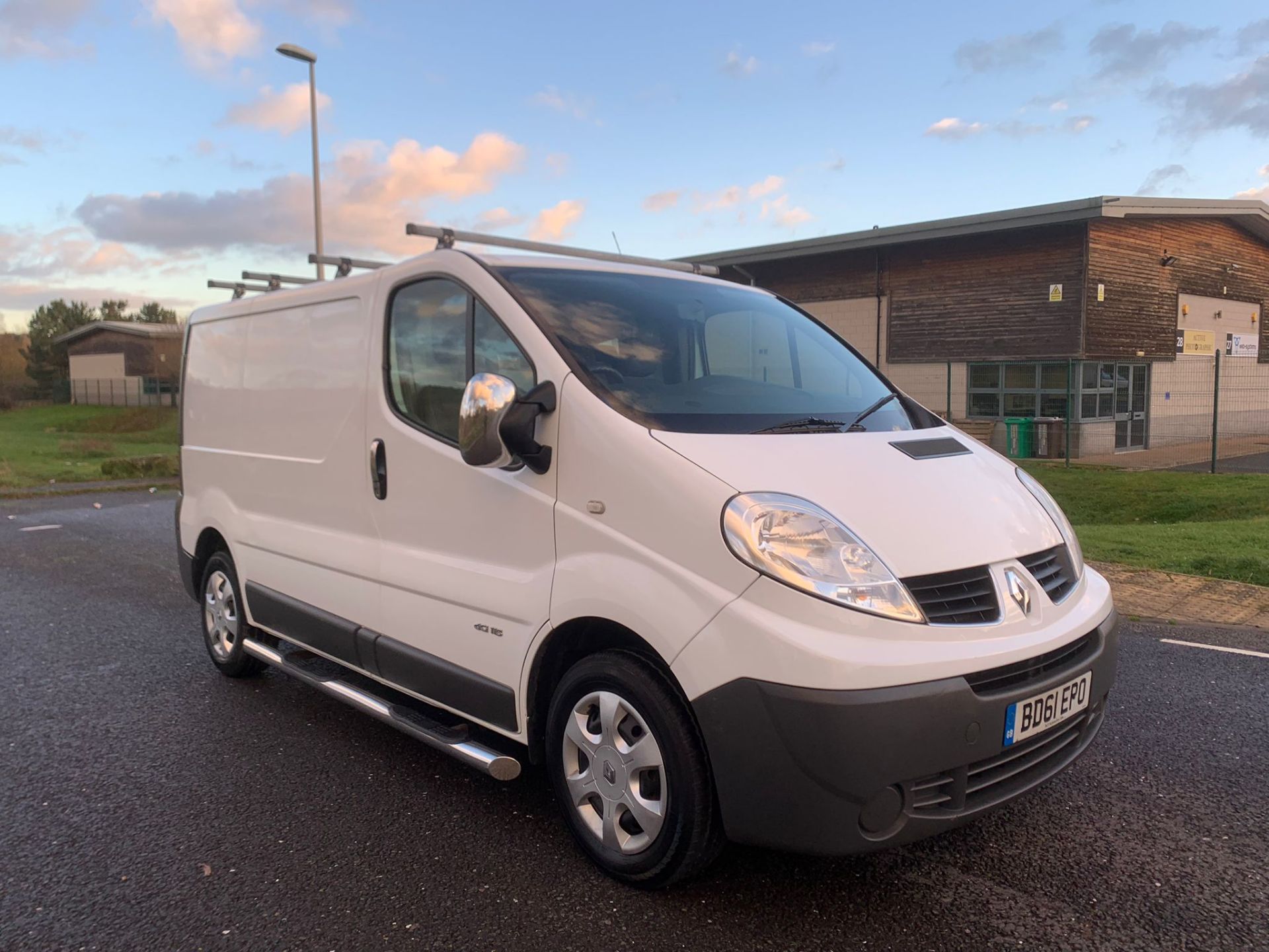 2011/61 REG RENAULT TRAFIC SL29 DCI 115 2.0 DIESEL WHITE PANEL VAN, SHOWING 1 FORMER KEEPER *NO VAT*