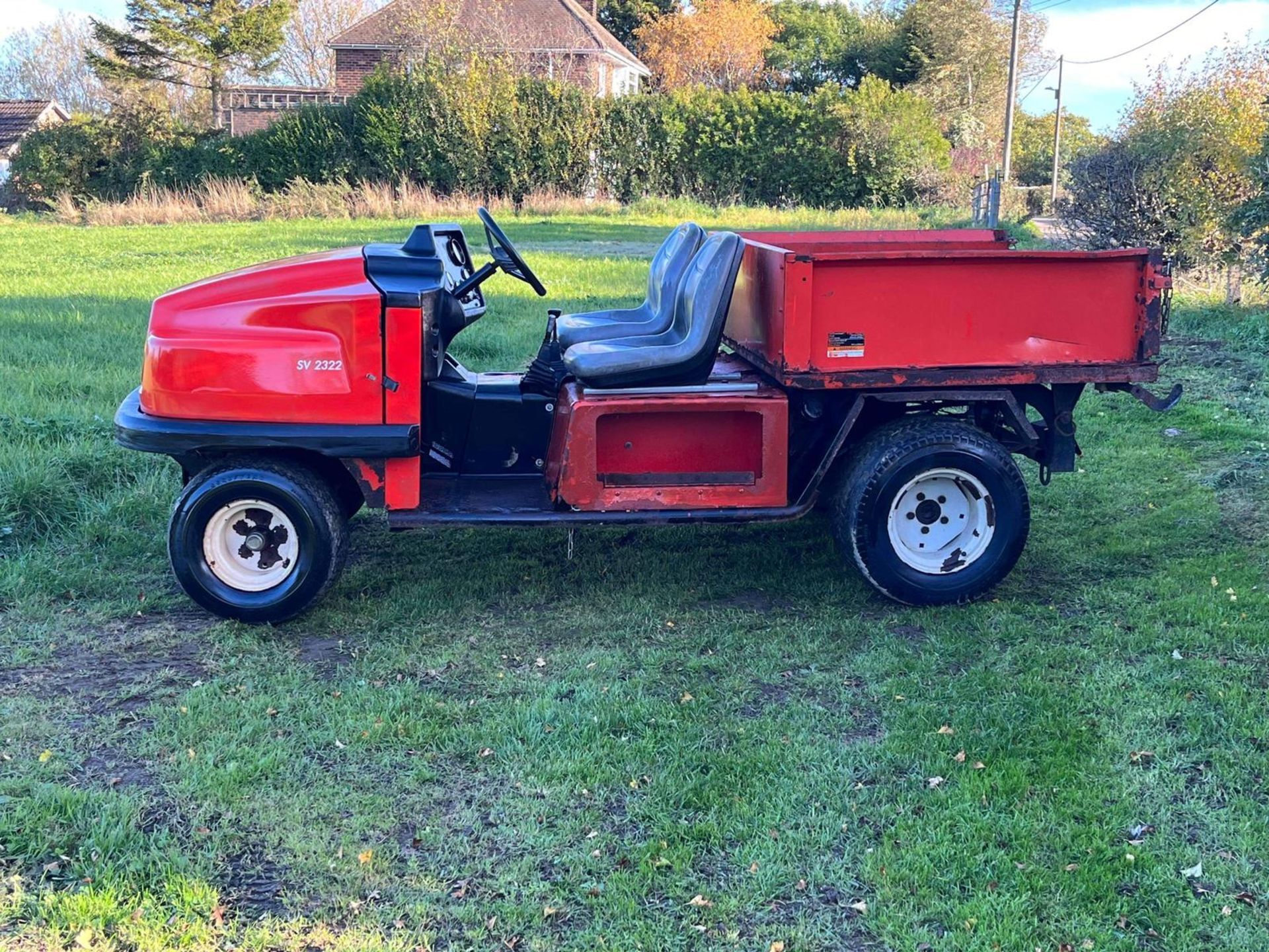 JACOBSEN SV2322 UTILITY VEHICLE - RUNS DRIVES AND TIPS *PLUS VAT* - Image 4 of 14