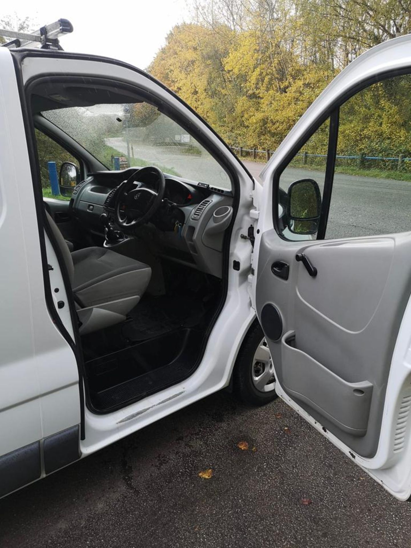 2012 VAUXHALL VIVARO 2900 CDTI ECOFLEX SWB WHITE PANEL VAN *NO VAT* - Image 9 of 13