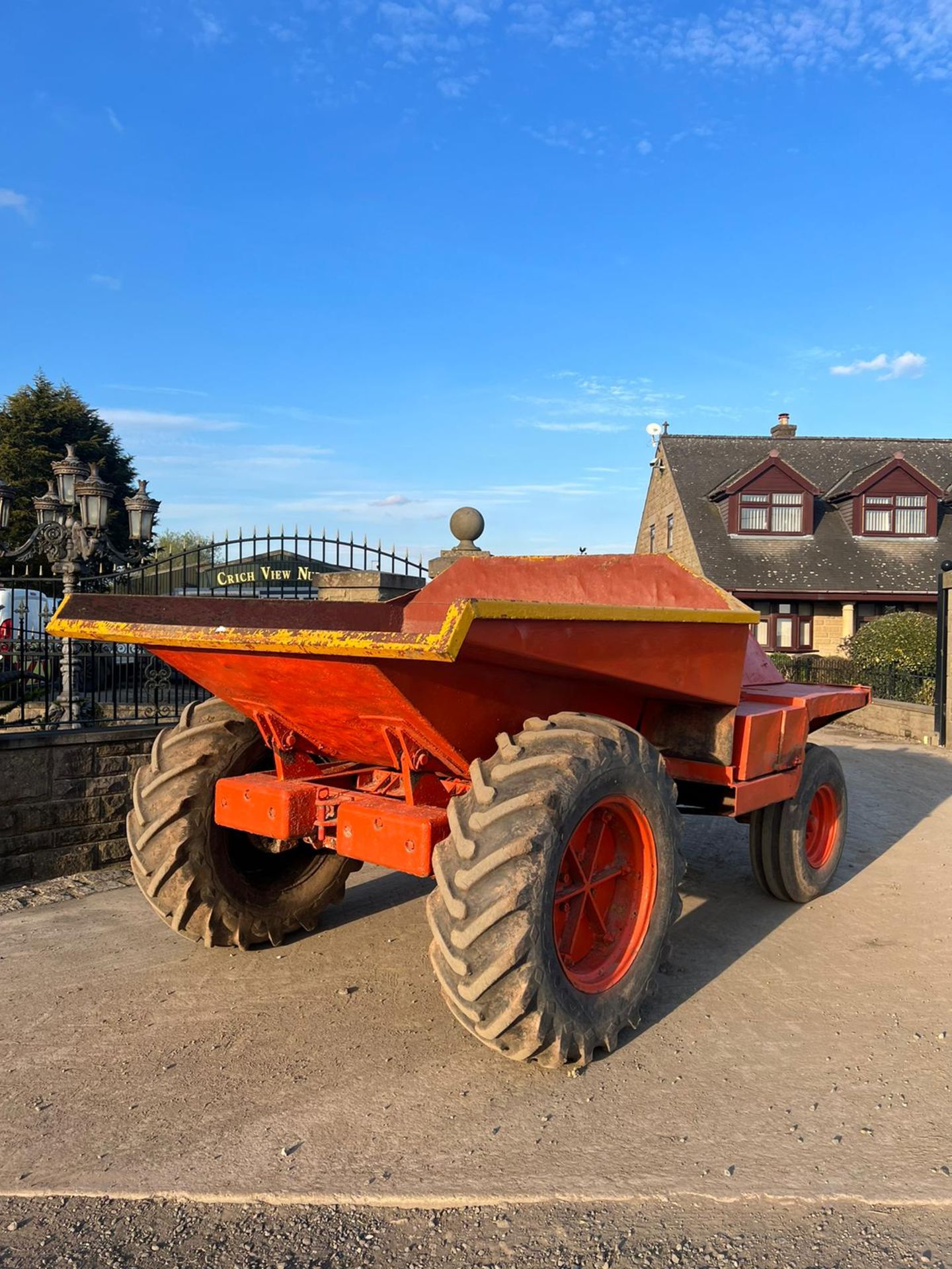 BENFORD DUMPER BELIEVE TO BE A 6 TON DUMPER! *PLUS VAT* - Image 4 of 9