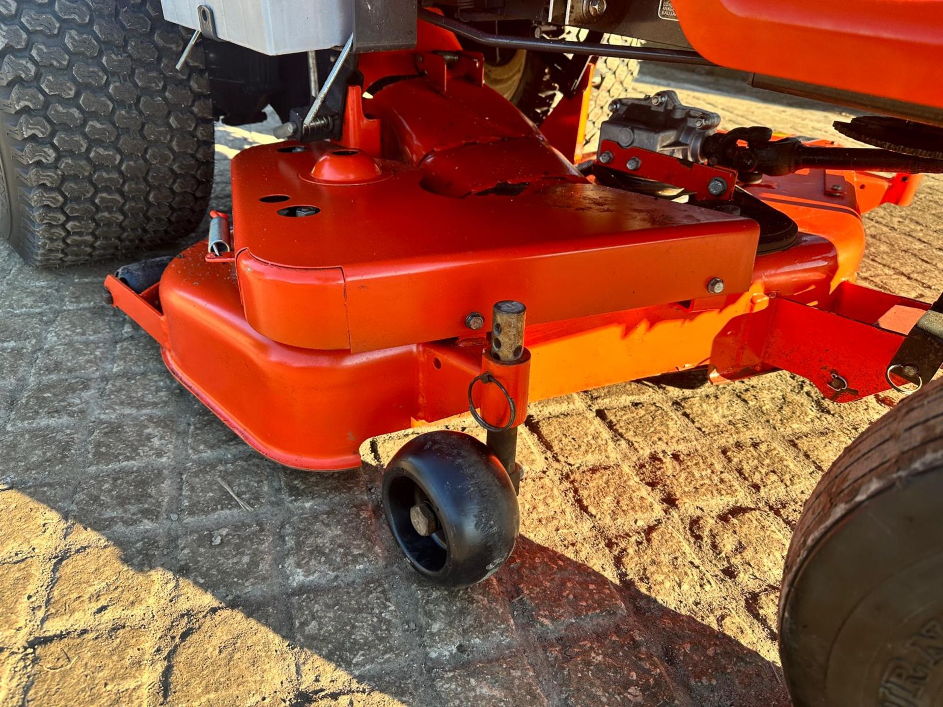 2013 KUBOTA GZD21 DIESEL HIGH TIP ZERO TURN RIDE ON MOWER *NO VAT* - Image 17 of 18