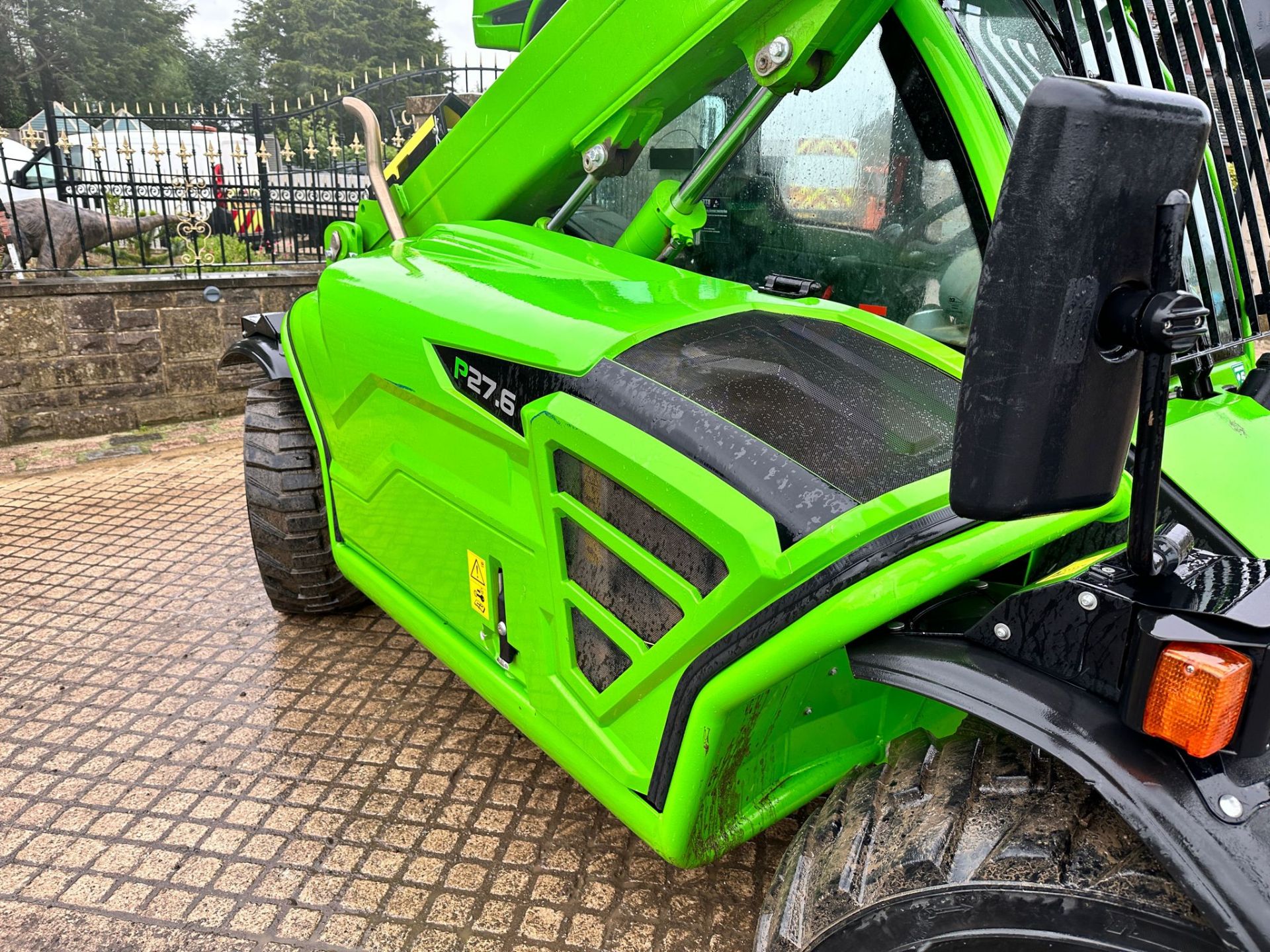 2022 MERLO P27.6 PLUS 4WD COMPACT TELESCOPIC TELEHANDLER *PLUS VAT* - Image 15 of 18