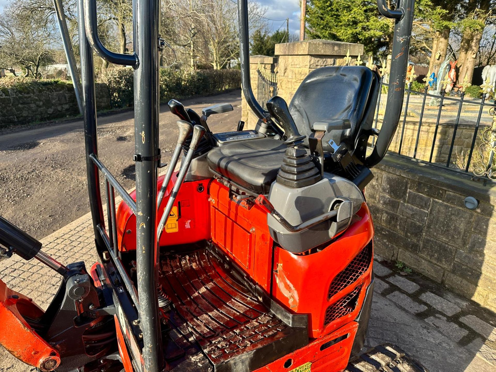 2015 KUBOTA U17-3 MINI EXCAVATOR WITH NEW/UNUSED RHINOX QUICK HITCH *PLUS VAT* - Bild 18 aus 22