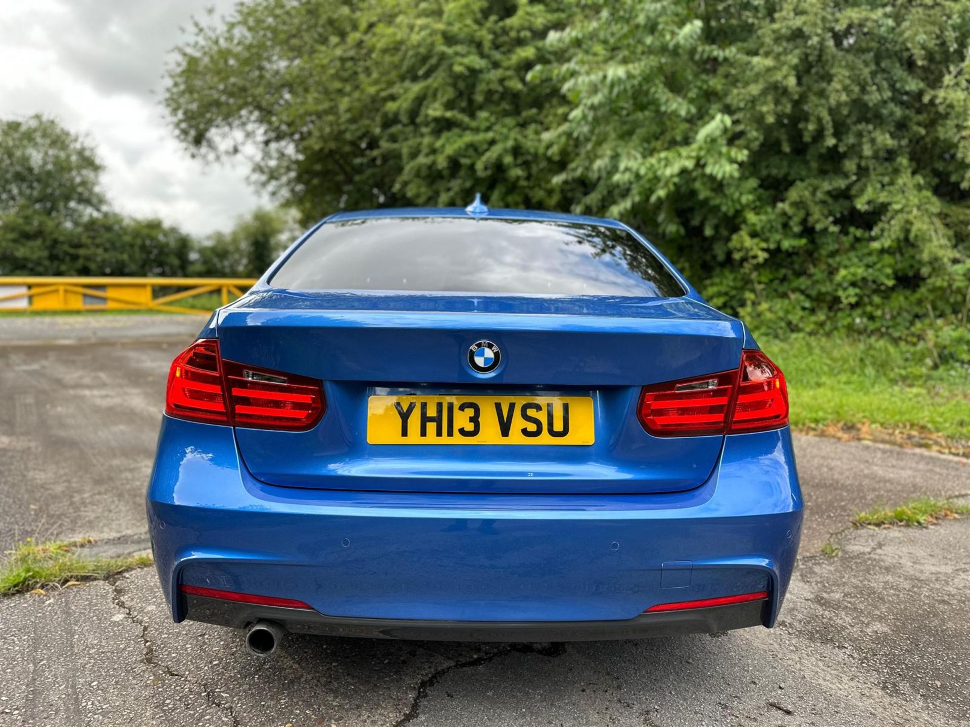 2013 BMW 318D M SPORT BLUE SALOON *NO VAT* - Image 9 of 30