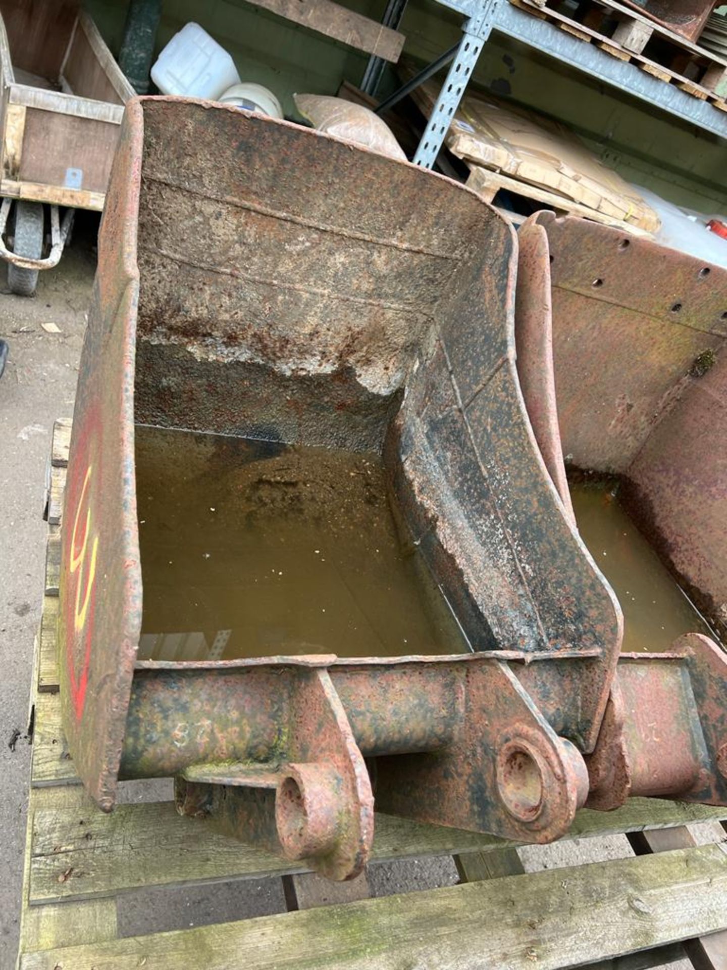 TRACTOR LOADER BUCKET 540W x 760/30î high *NO VAT* - Image 2 of 4