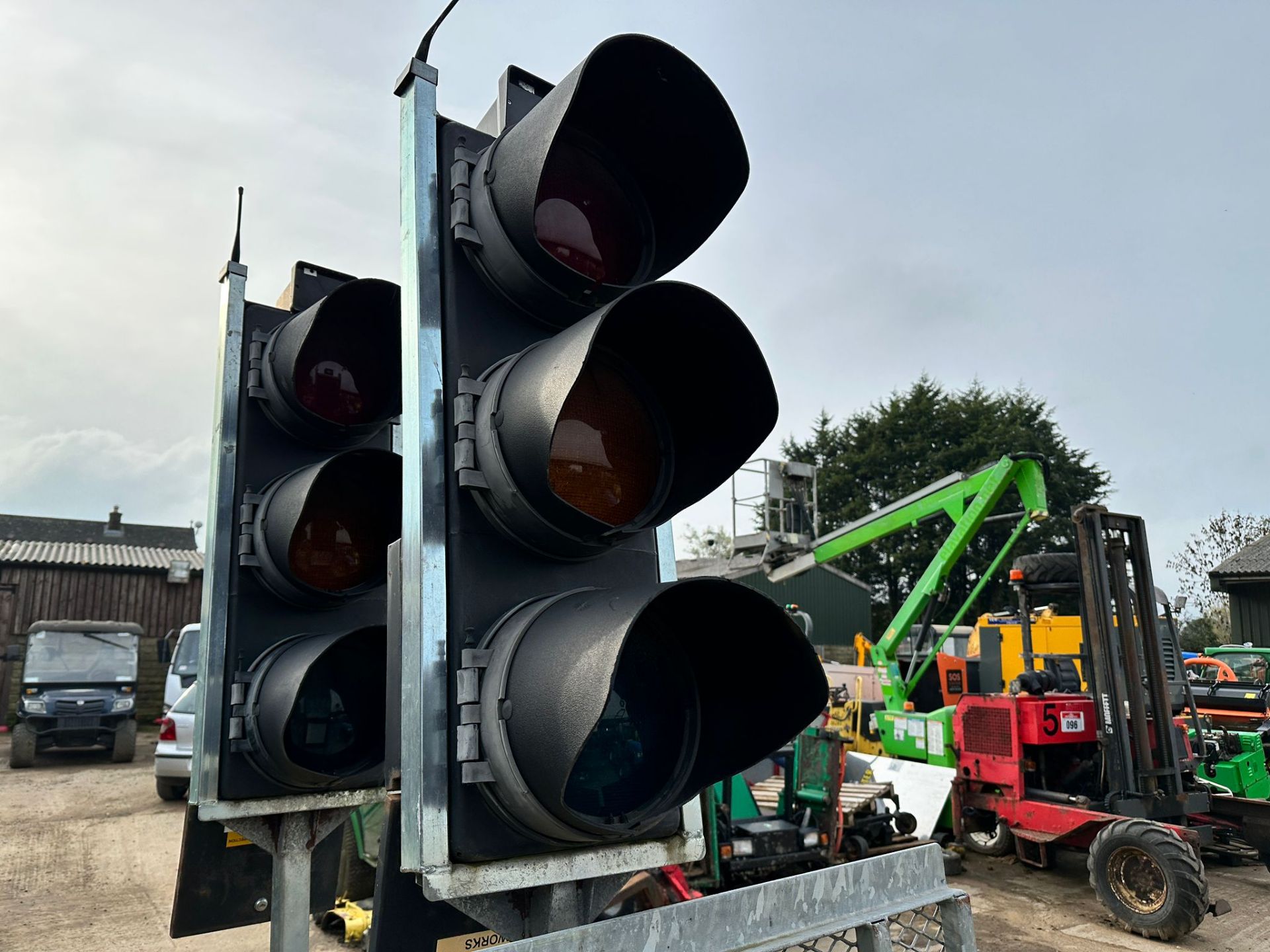 SINGLE AXLE TRAILER WITH SPW TRAFFIC LIGHTS *PLUS VAT* - Image 11 of 17