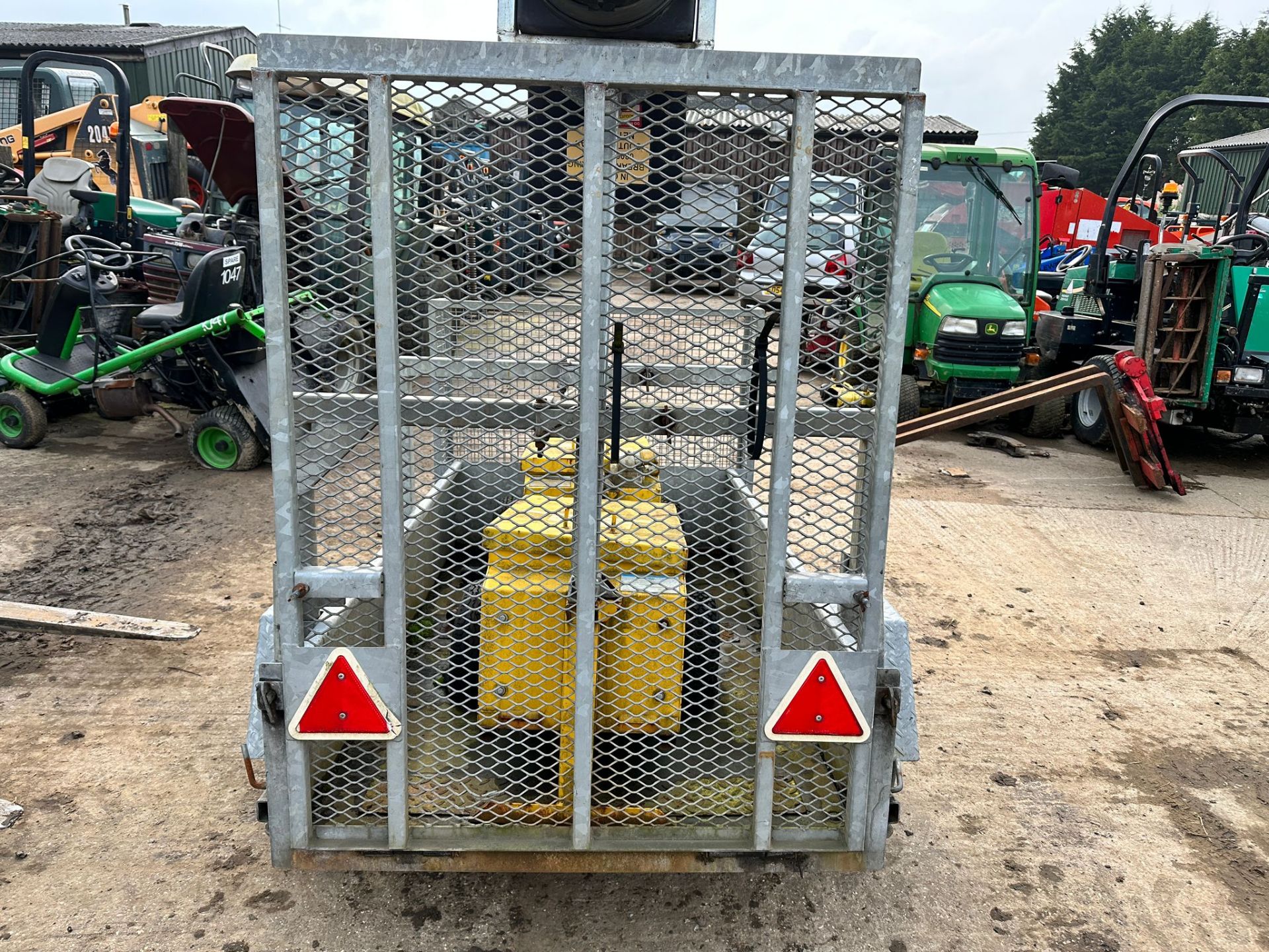 SINGLE AXLE TRAILER WITH SPW TRAFFIC LIGHTS *PLUS VAT* - Image 4 of 17