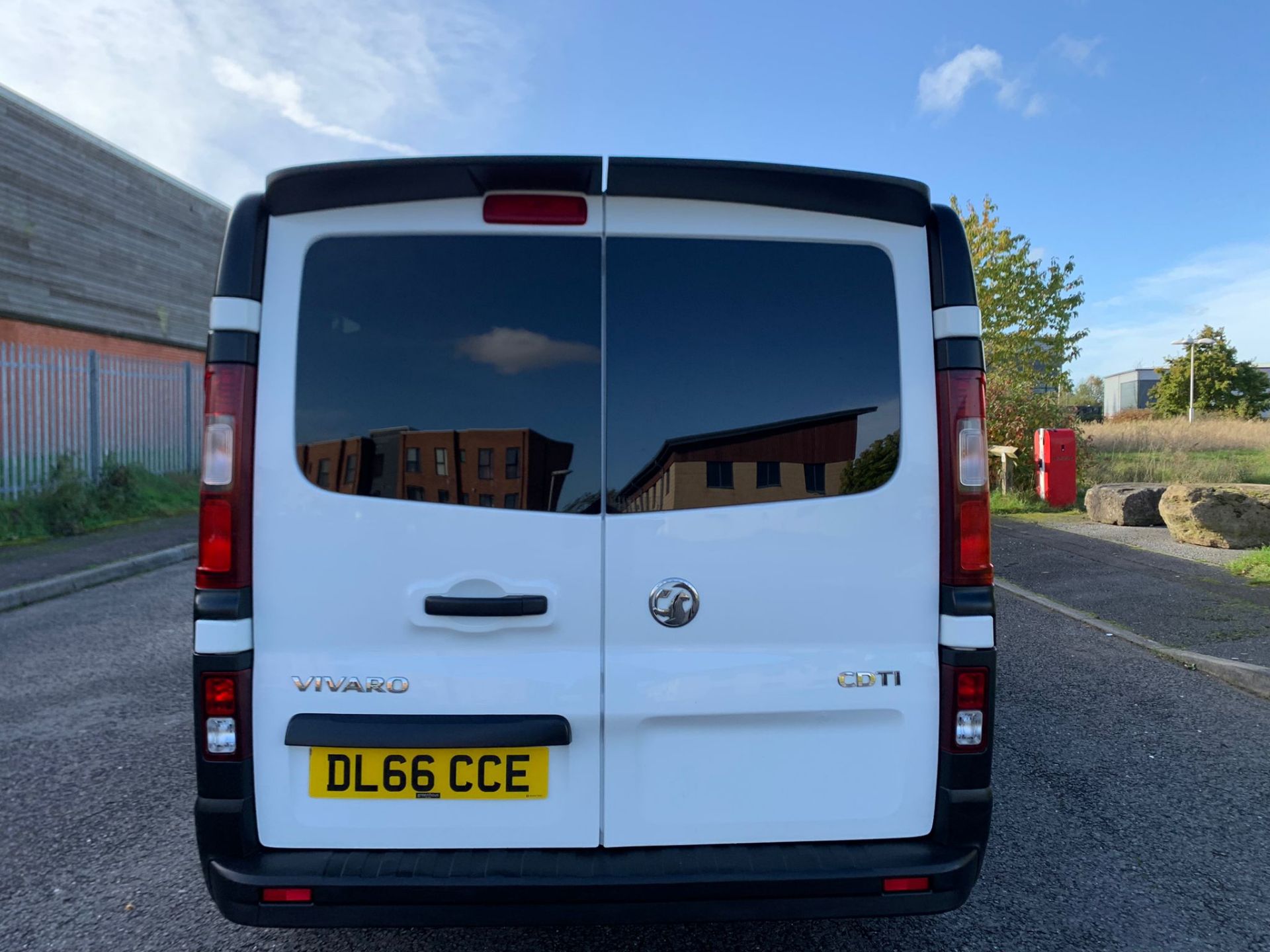 2016 VAUXHALL VIVARO 2900 CDTI WHITE PANEL VAN CAMPER CONVERSION *NO VAT* - Image 7 of 31