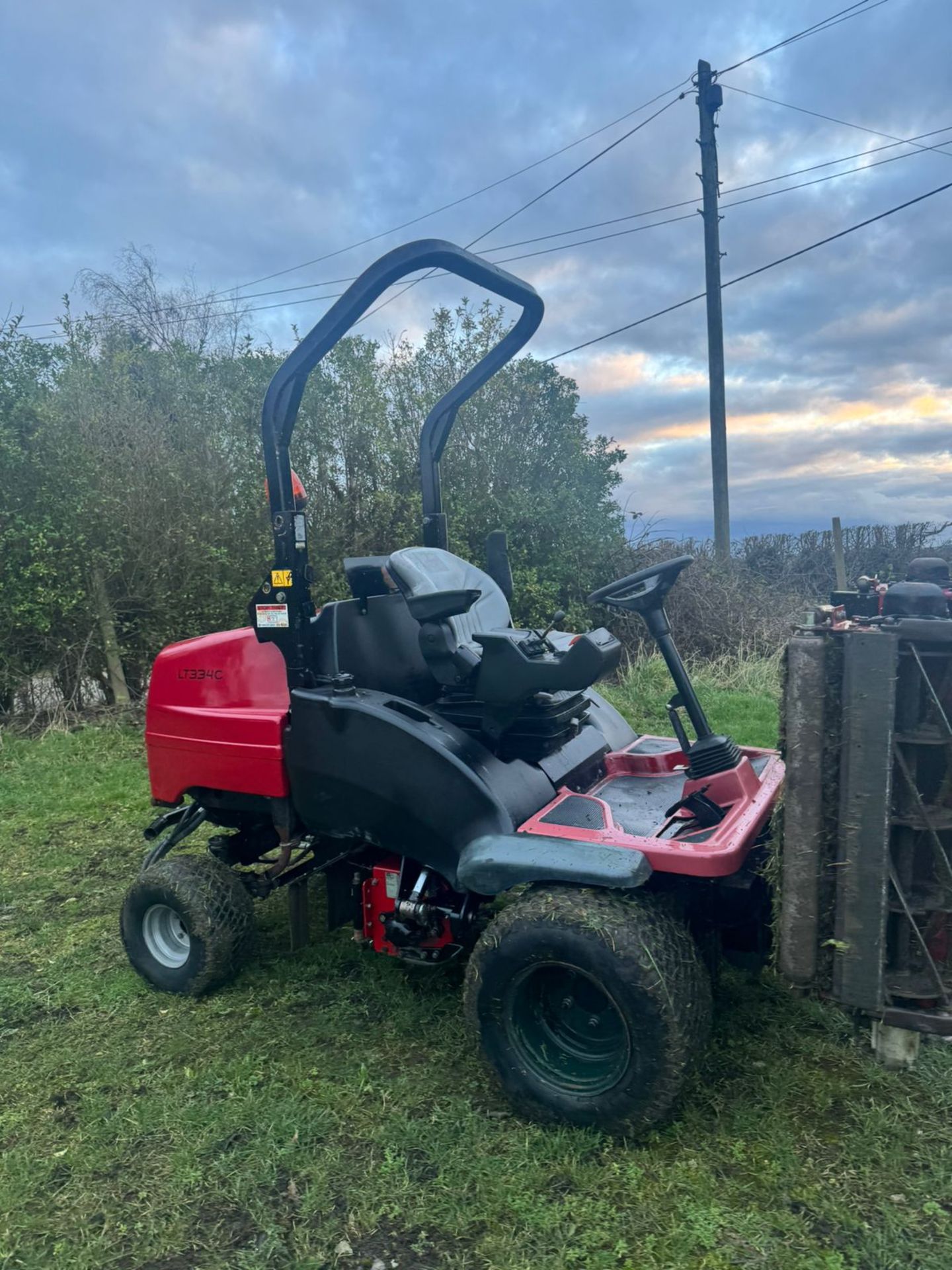 2012 Toro LT3340 Ride On Cylinder Mower *PLUS VAT* - Image 11 of 15